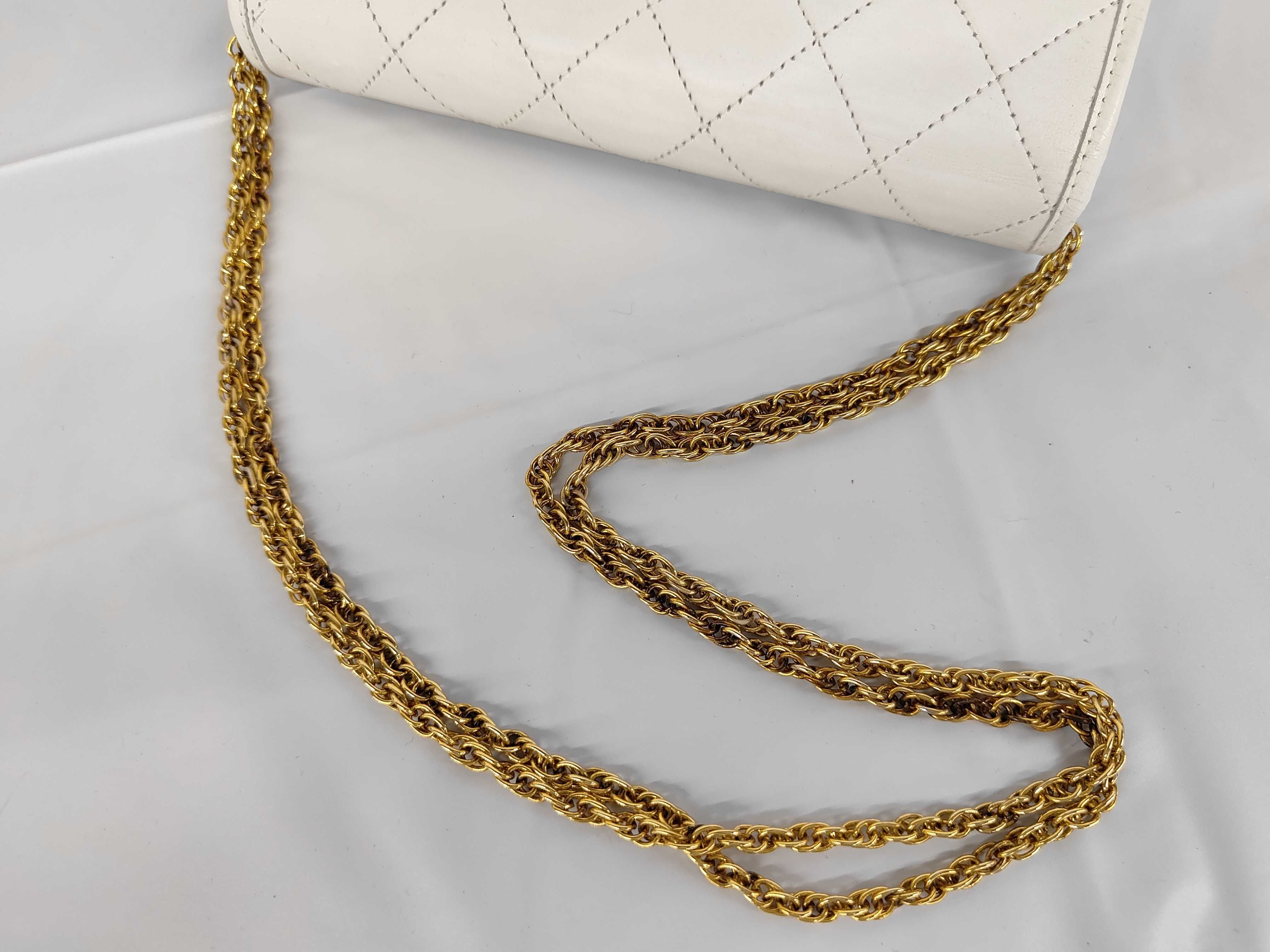 Matelassé Coco Single Chain Lambskin Half Flap Push White Shoulder Bag — view 3
