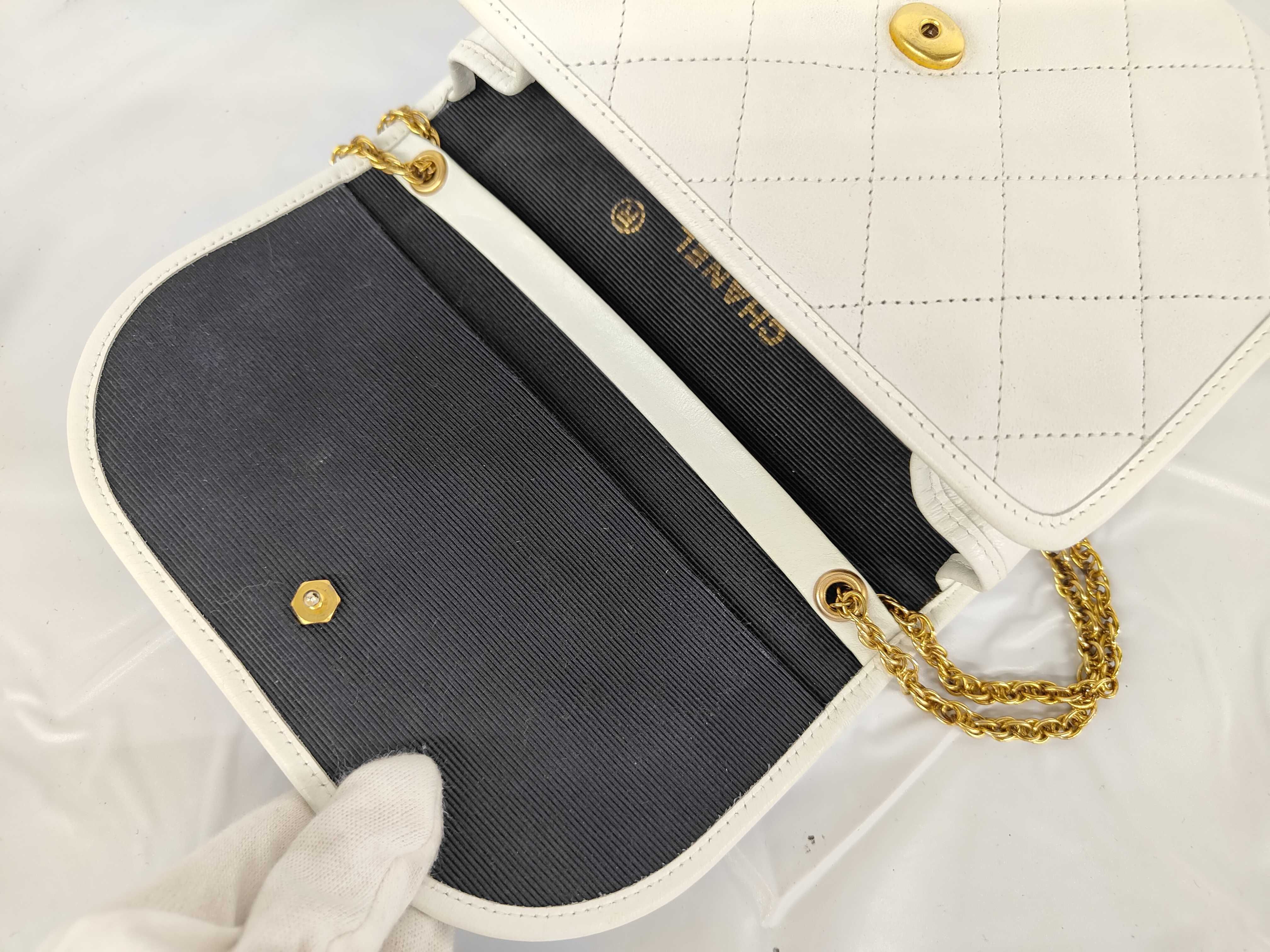 Matelassé Coco Single Chain Lambskin Half Flap Push White Shoulder Bag — view 8