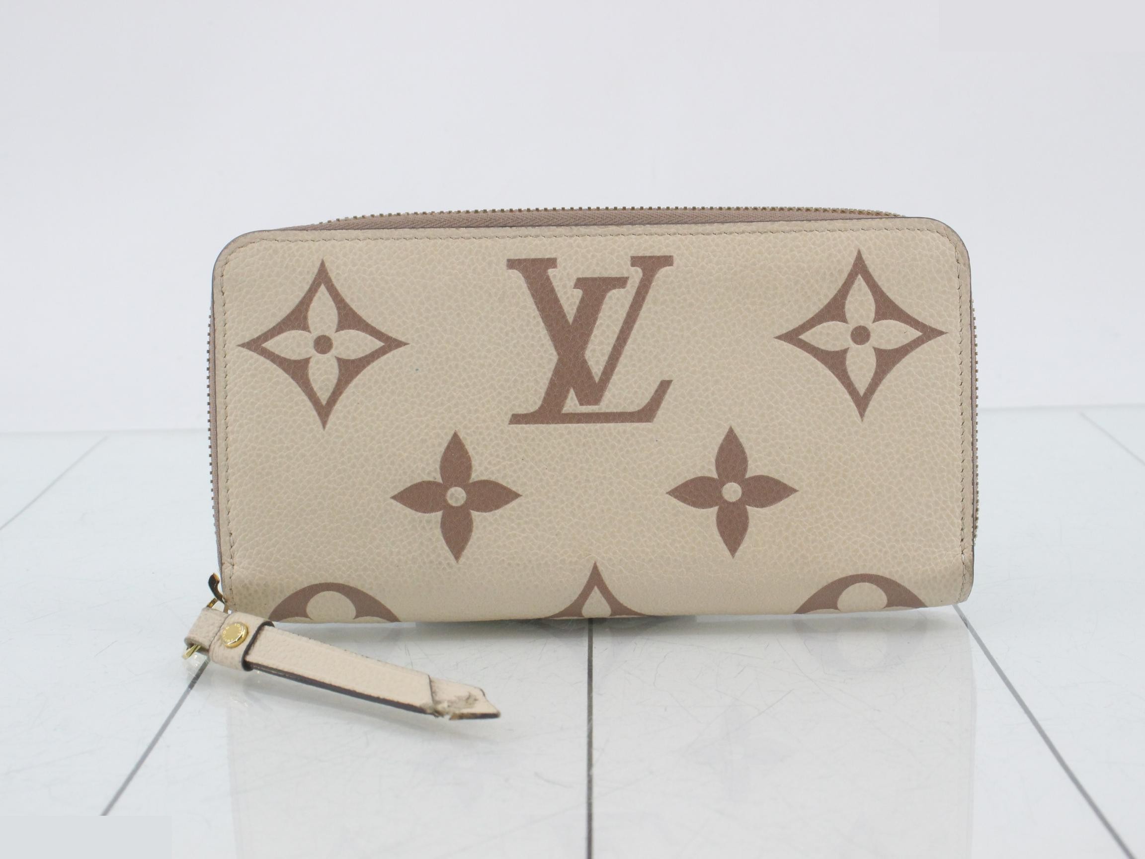 Zippy Wallet Ivory