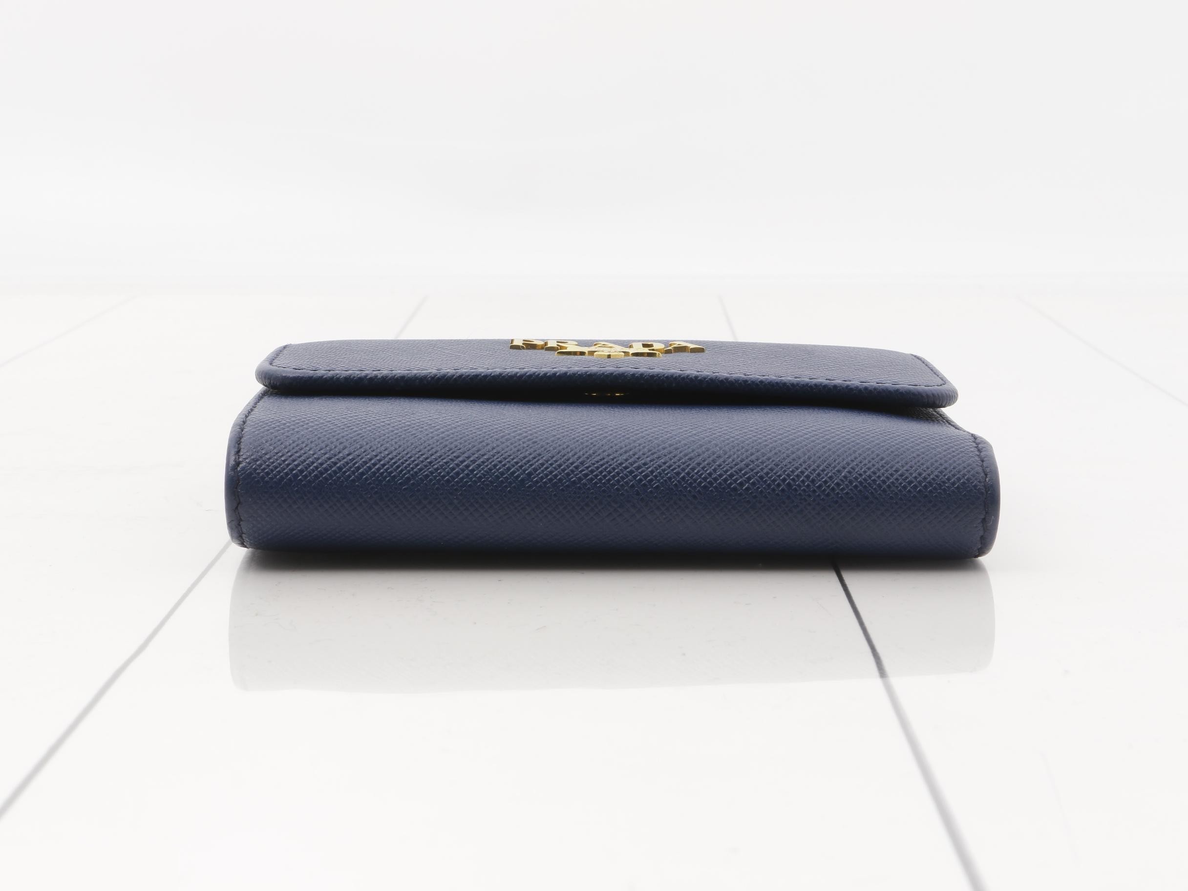 Other lines: Bags and Wallets — view 3