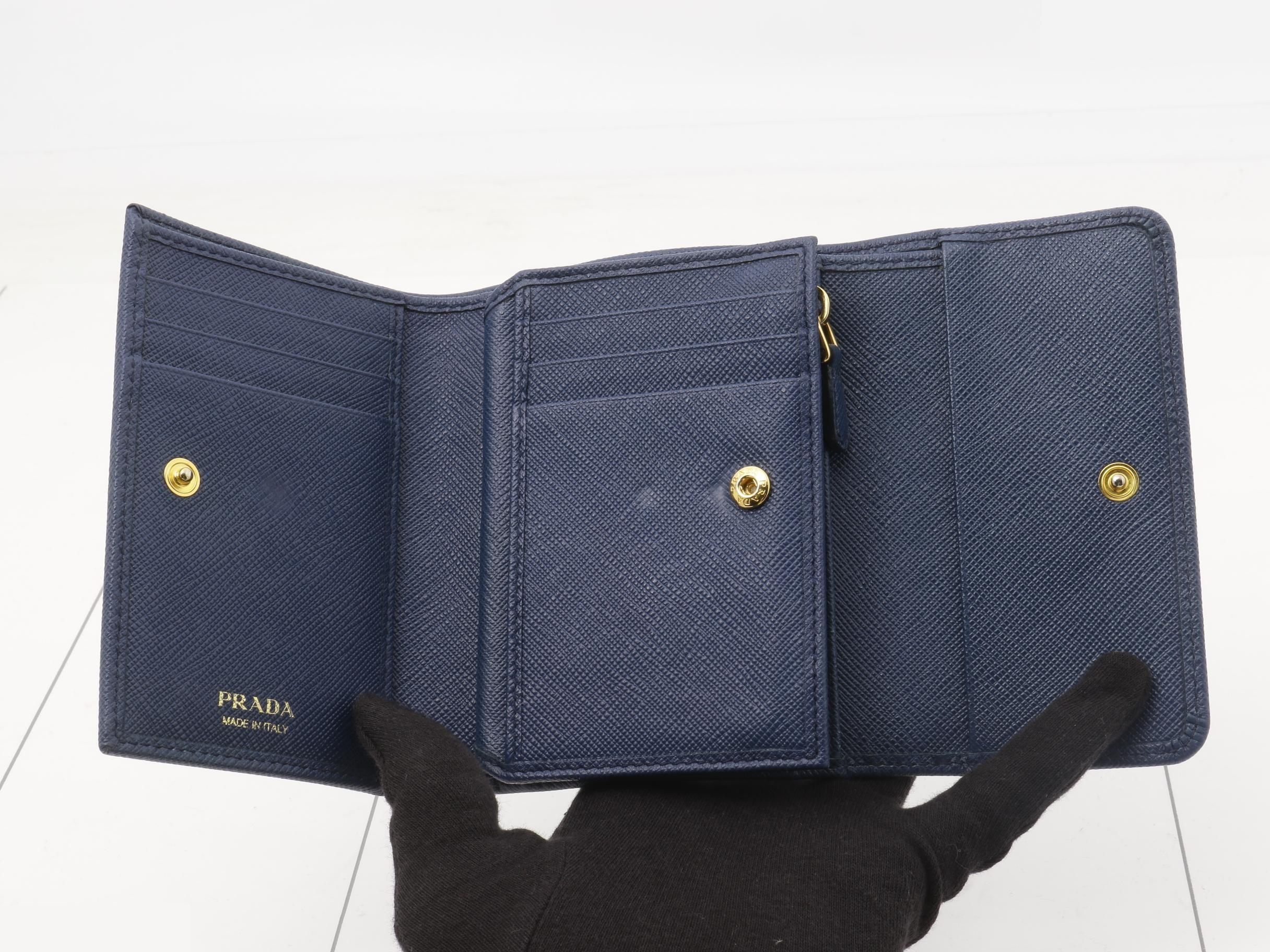 Other lines: Bags and Wallets — view 4