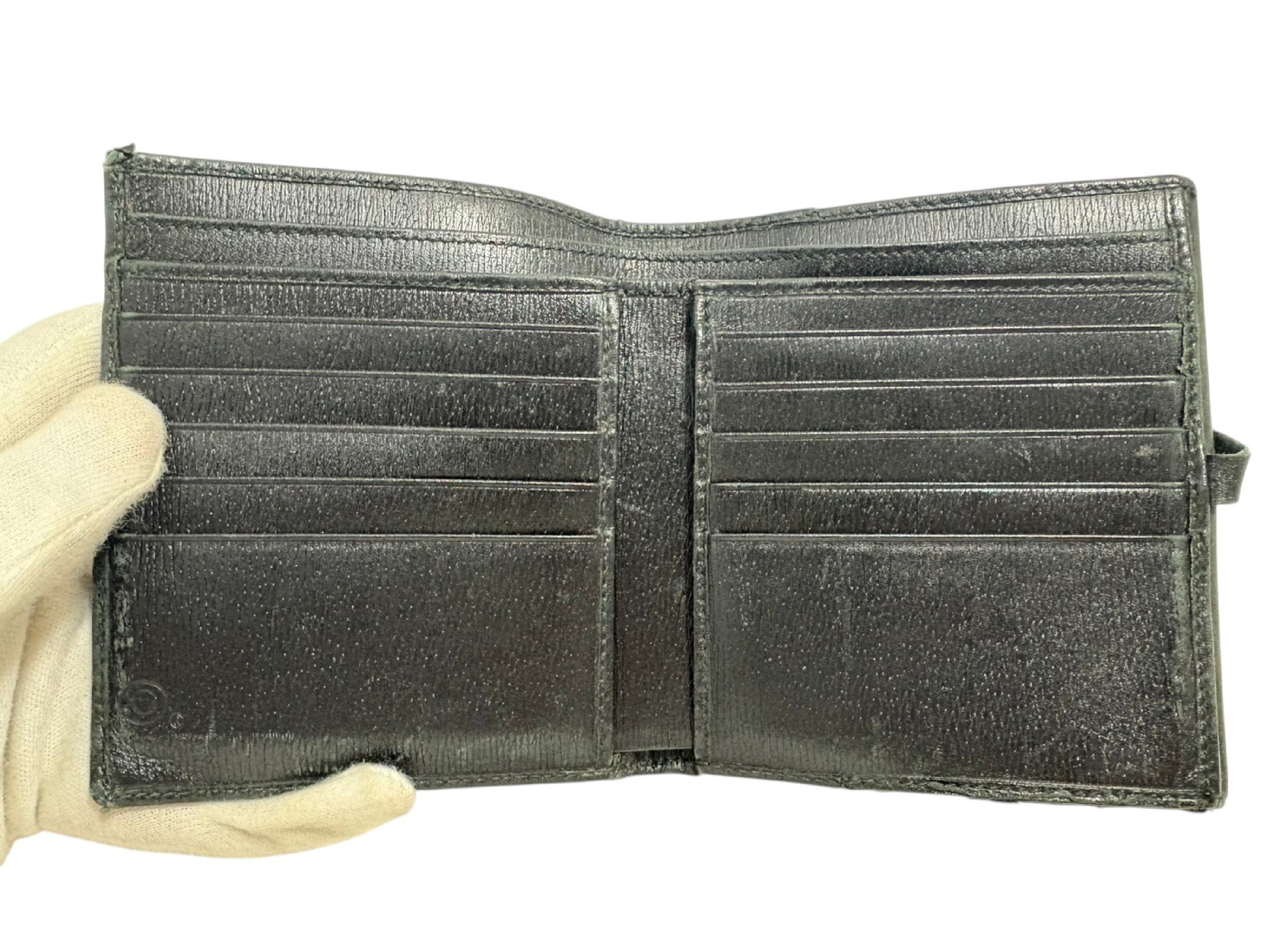 Old Gucci Bi-fold Wallet — view 5