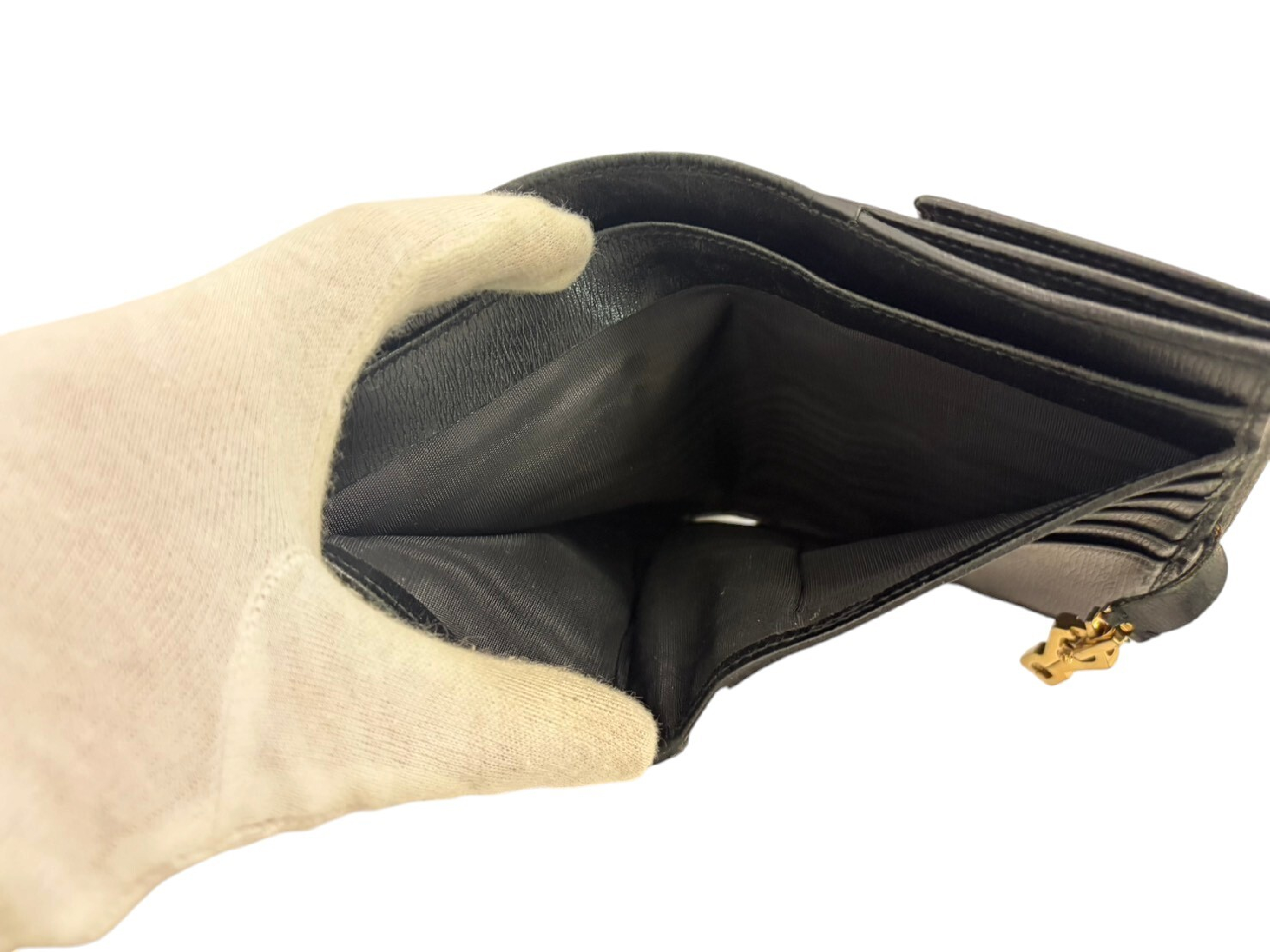 Old Gucci Bi-fold Wallet — view 8