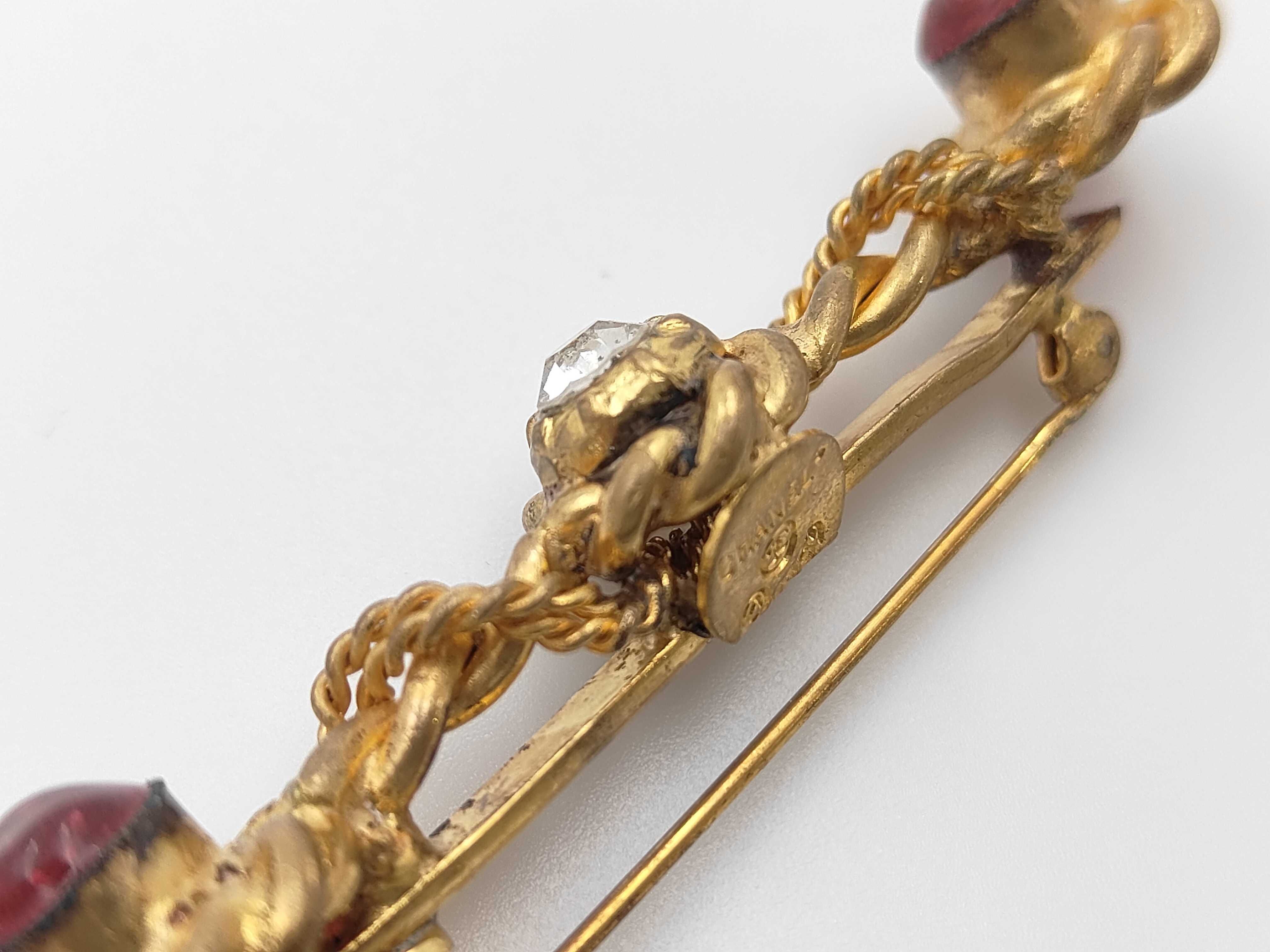 engraved chain brooch with rhinestones. — view 7