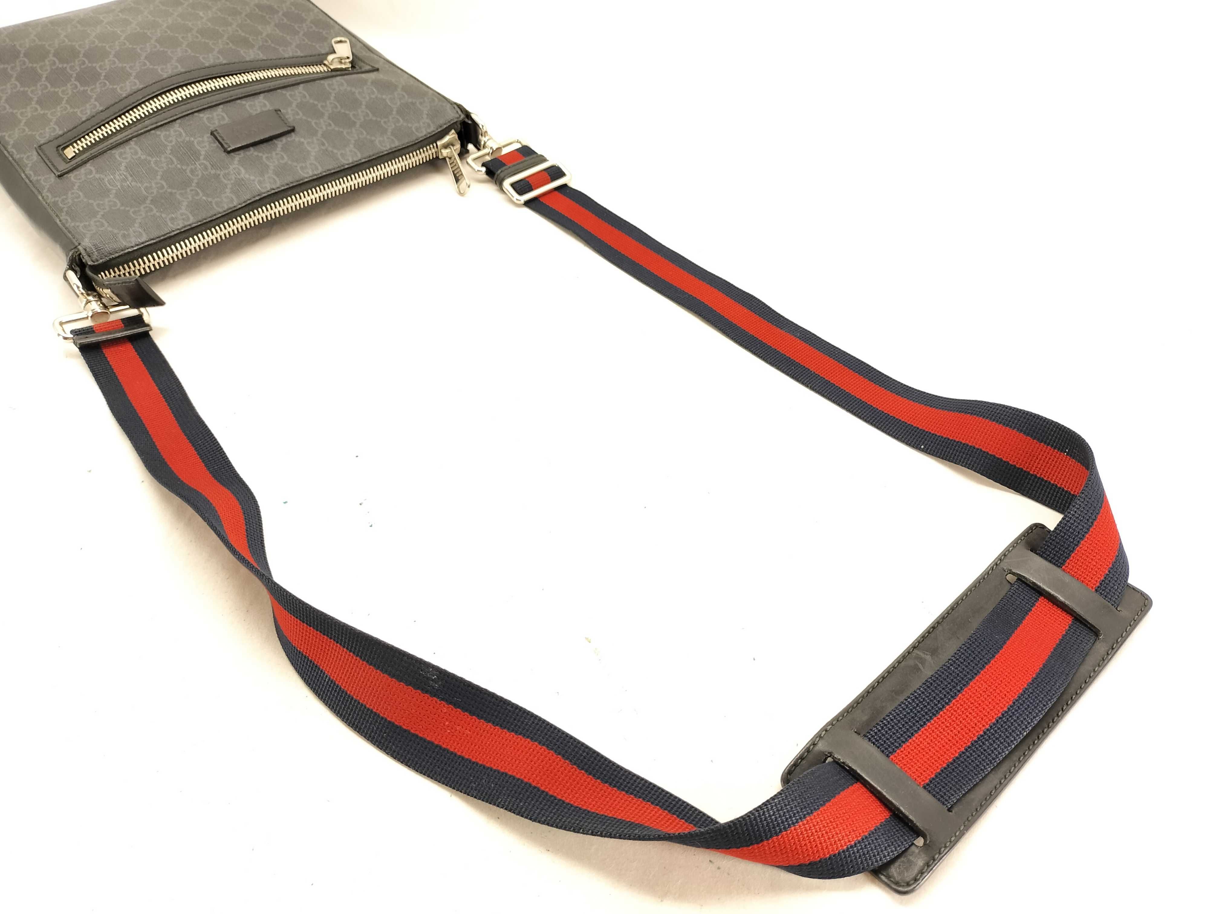 GG Canvas Crossbody Bag Shoulder Bag — view 3