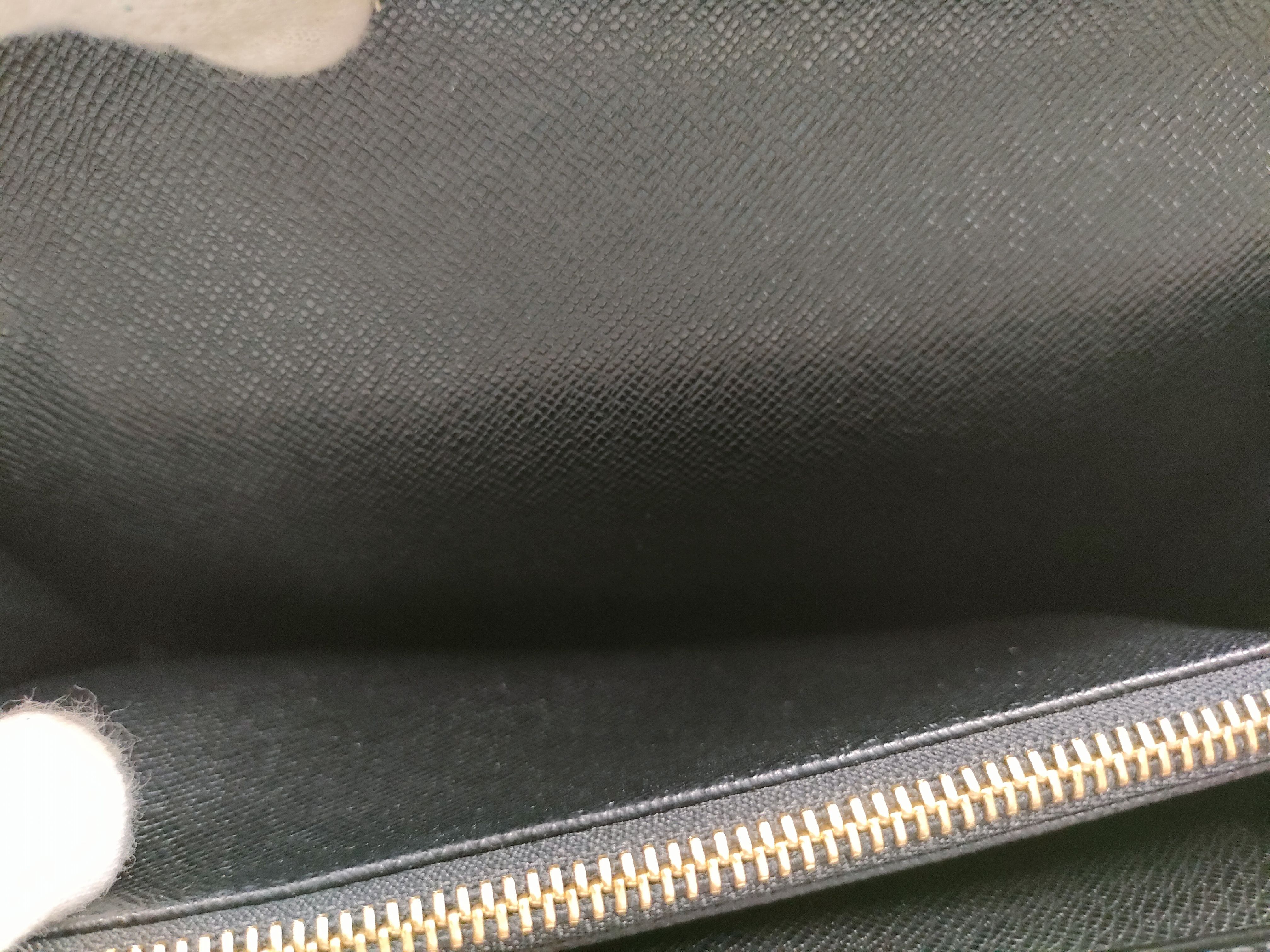 Epi Portefeuille Sarah Noir Wallet — view 11