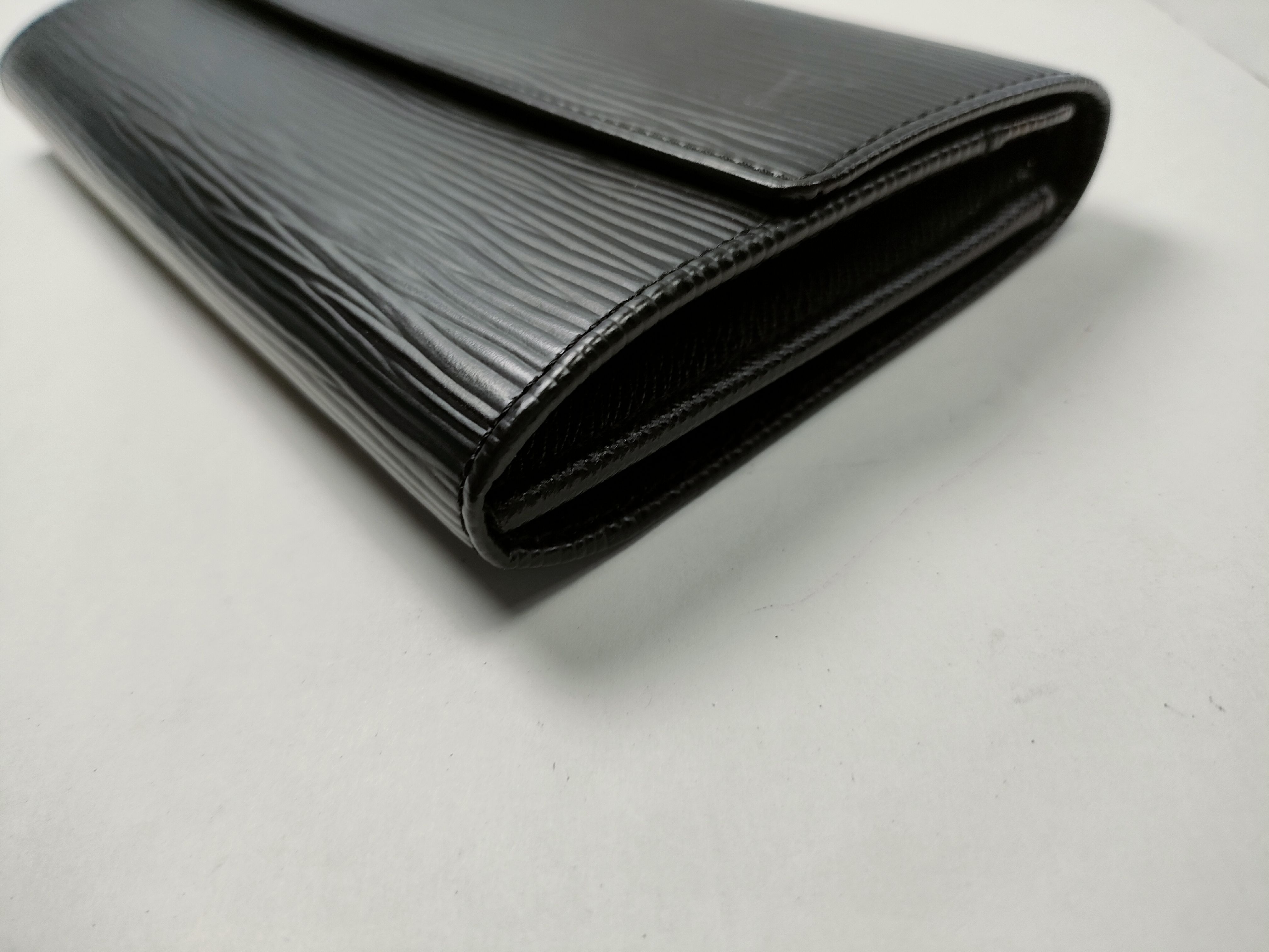 Epi Portefeuille Sarah Noir Wallet — view 3