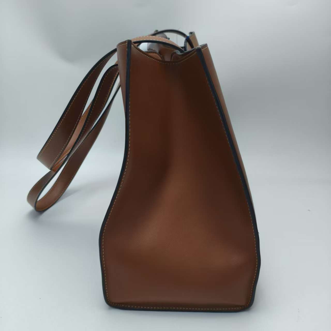 【*Shipped from: China*】CELINE Leather Handbag — view 4
