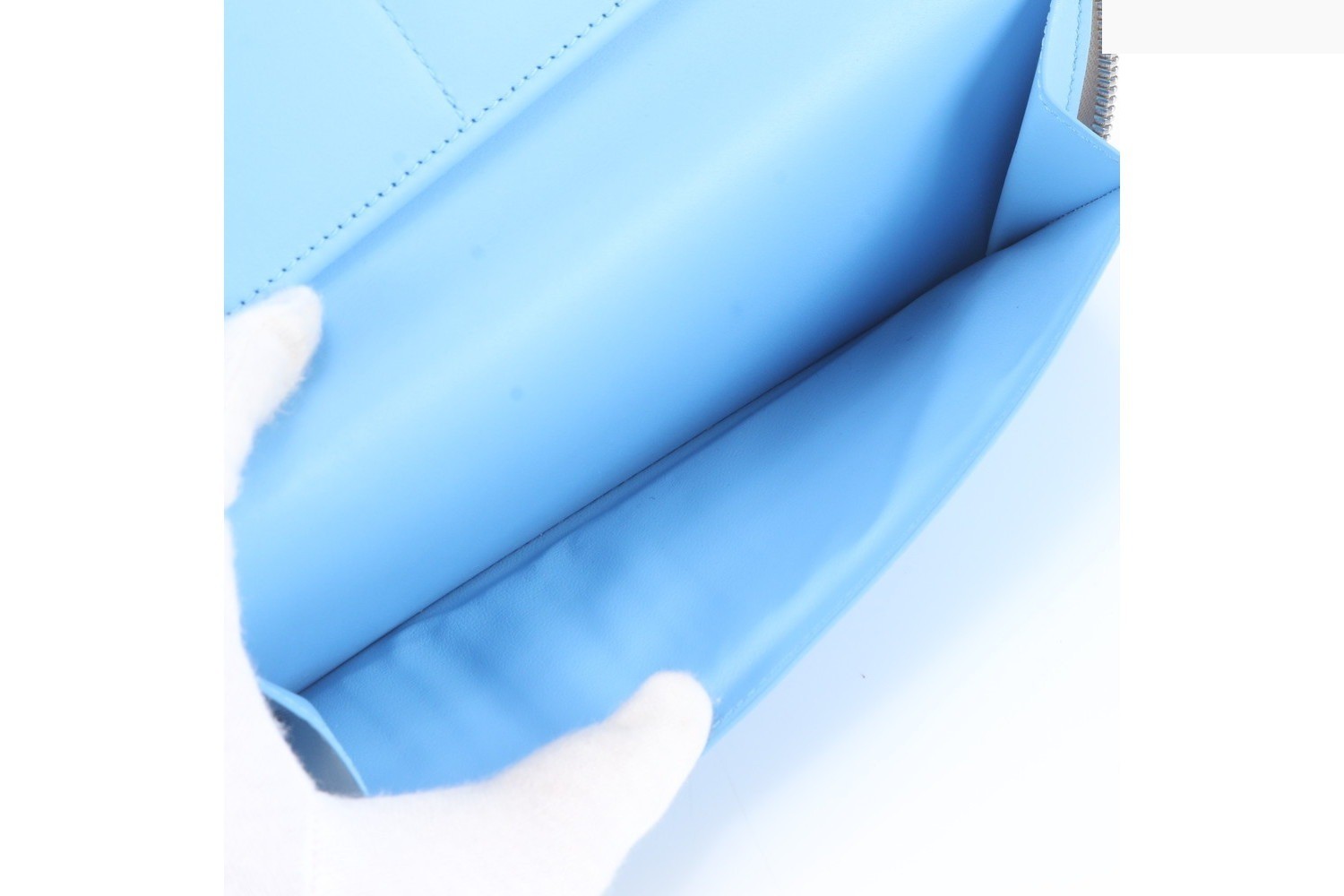 Taurillon Climbing Zippy Wallet Vertical M81573 — view 9