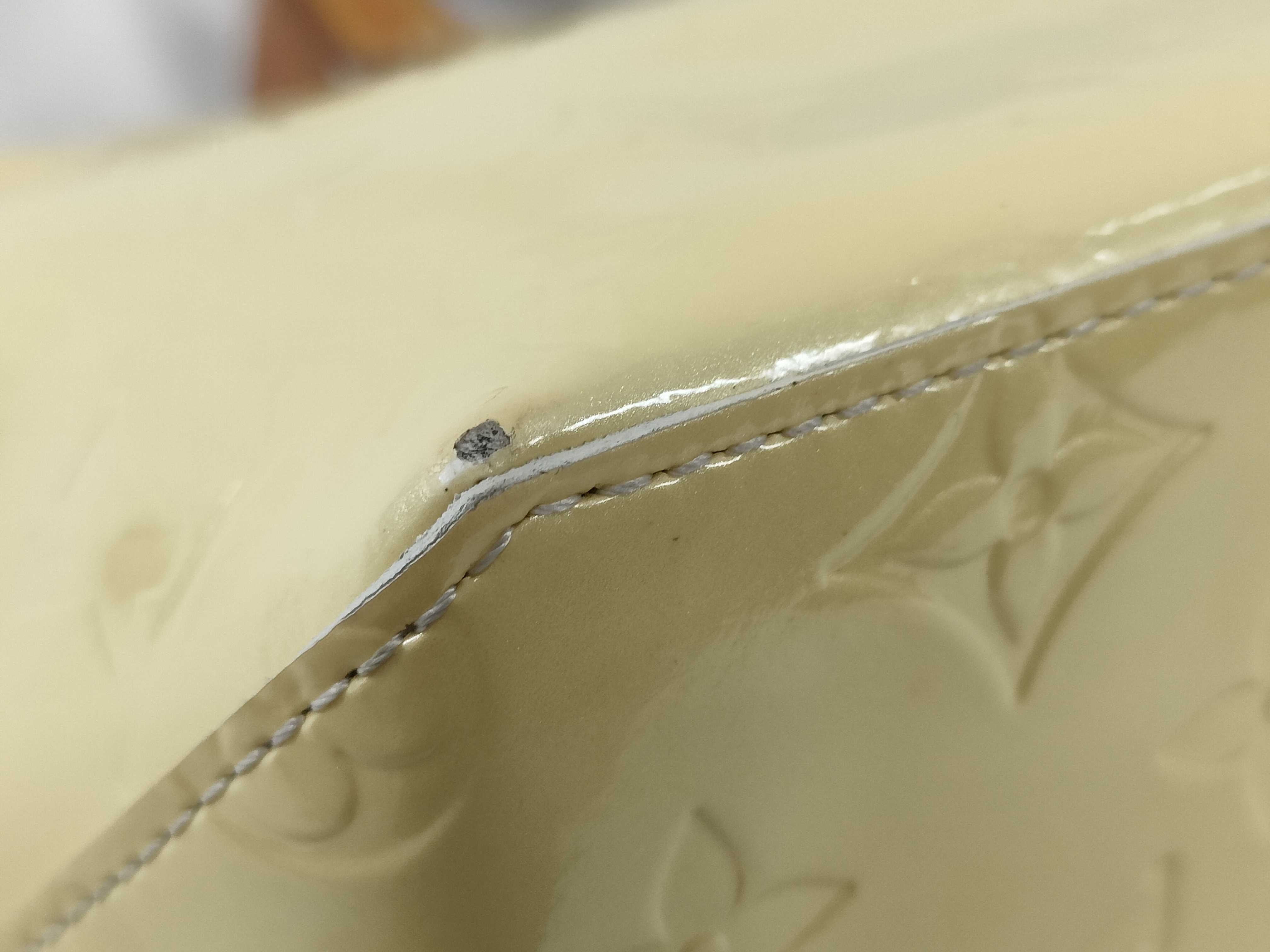 Vernis Louis Vuitton Vernis Lead PM Handbag Yellow *Internal stains and mold M91307 TH0055 Handbag — view 6