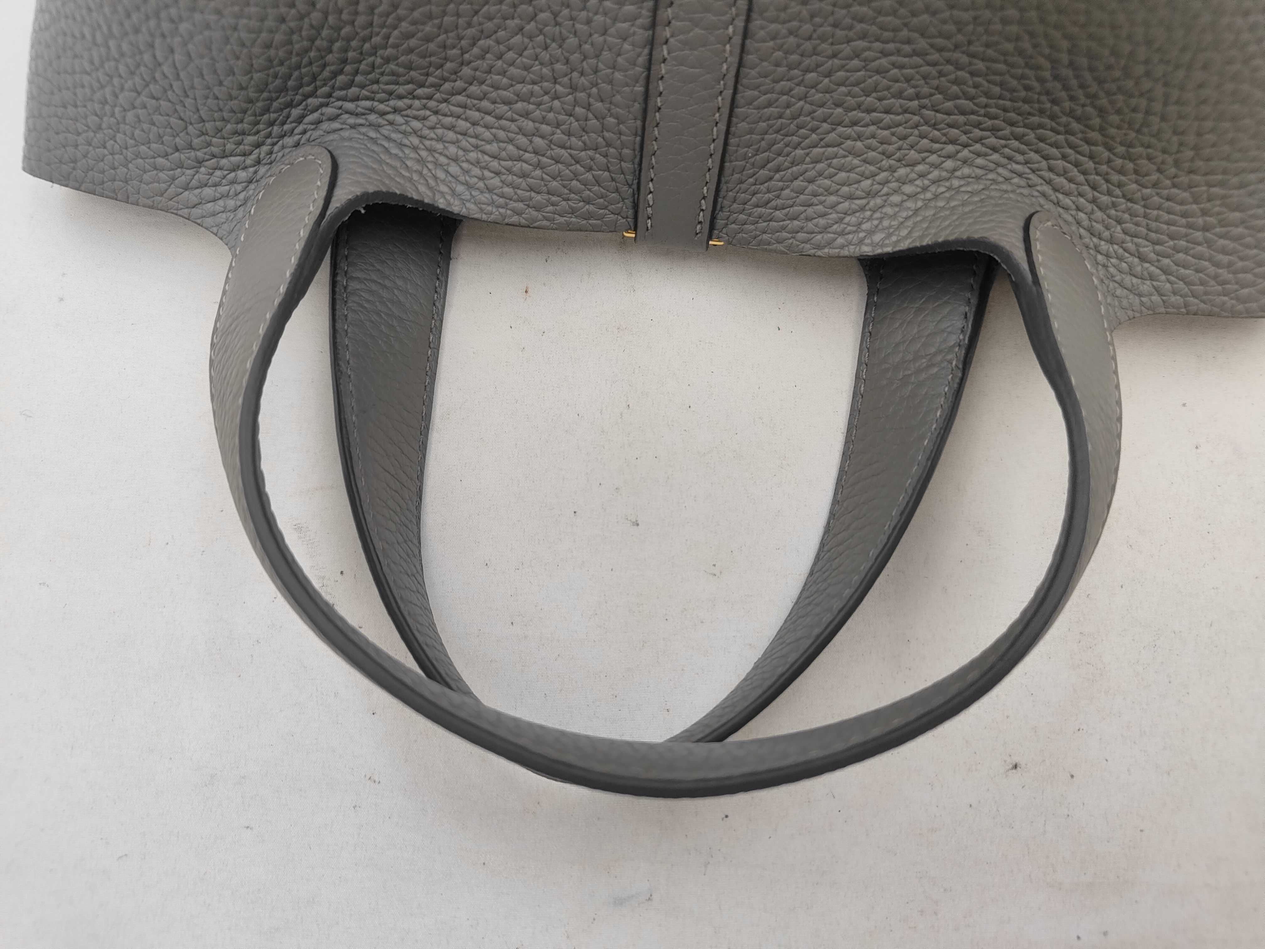 Picotin Lock 18 PM, Taurillon Clemence leather, Grimayer finish, gold hardware, U: 2022 model, handbag — view 3