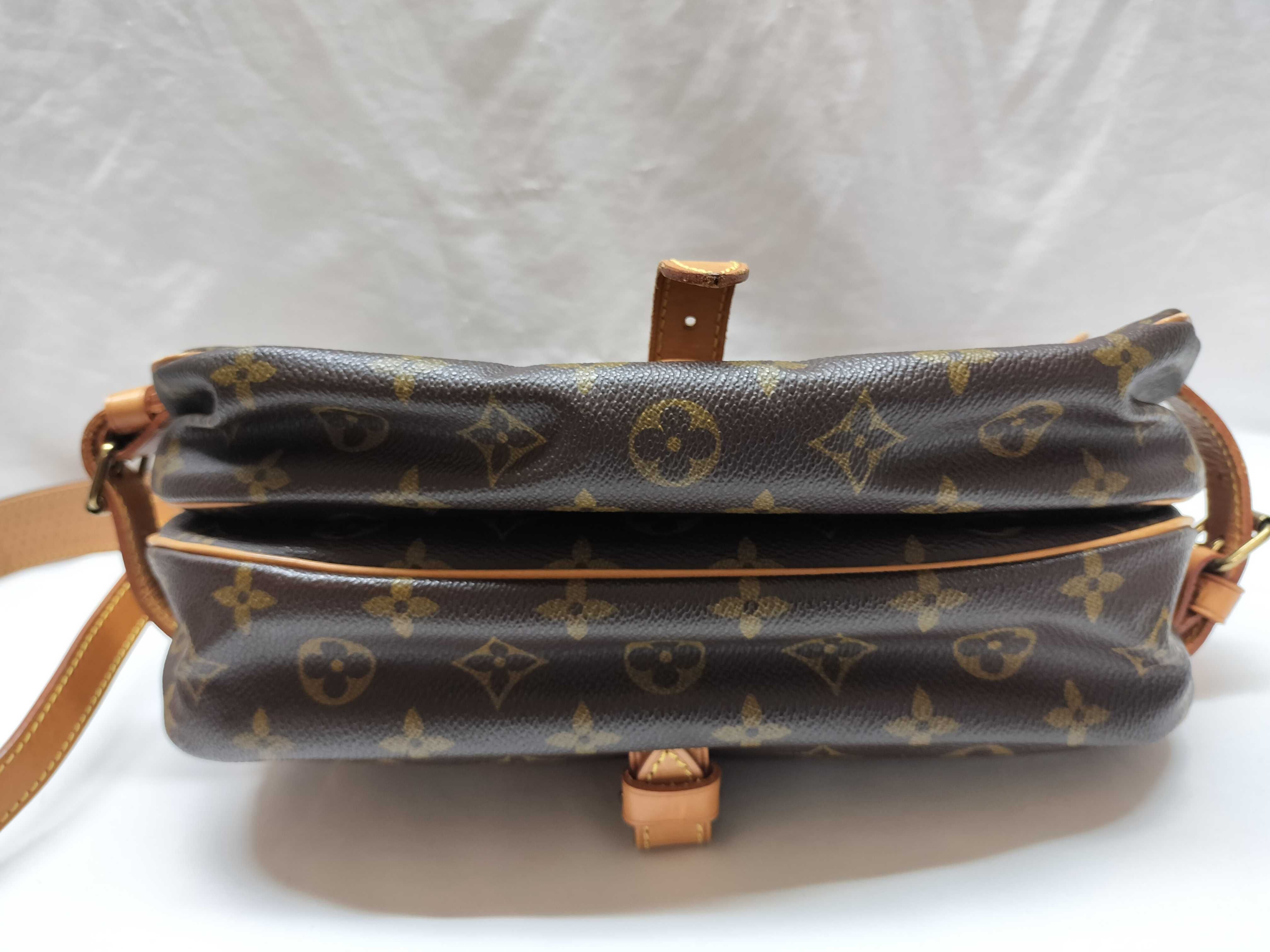 Monogram Saumur 30 M42256 AR8903 Shoulder Bag — view 3