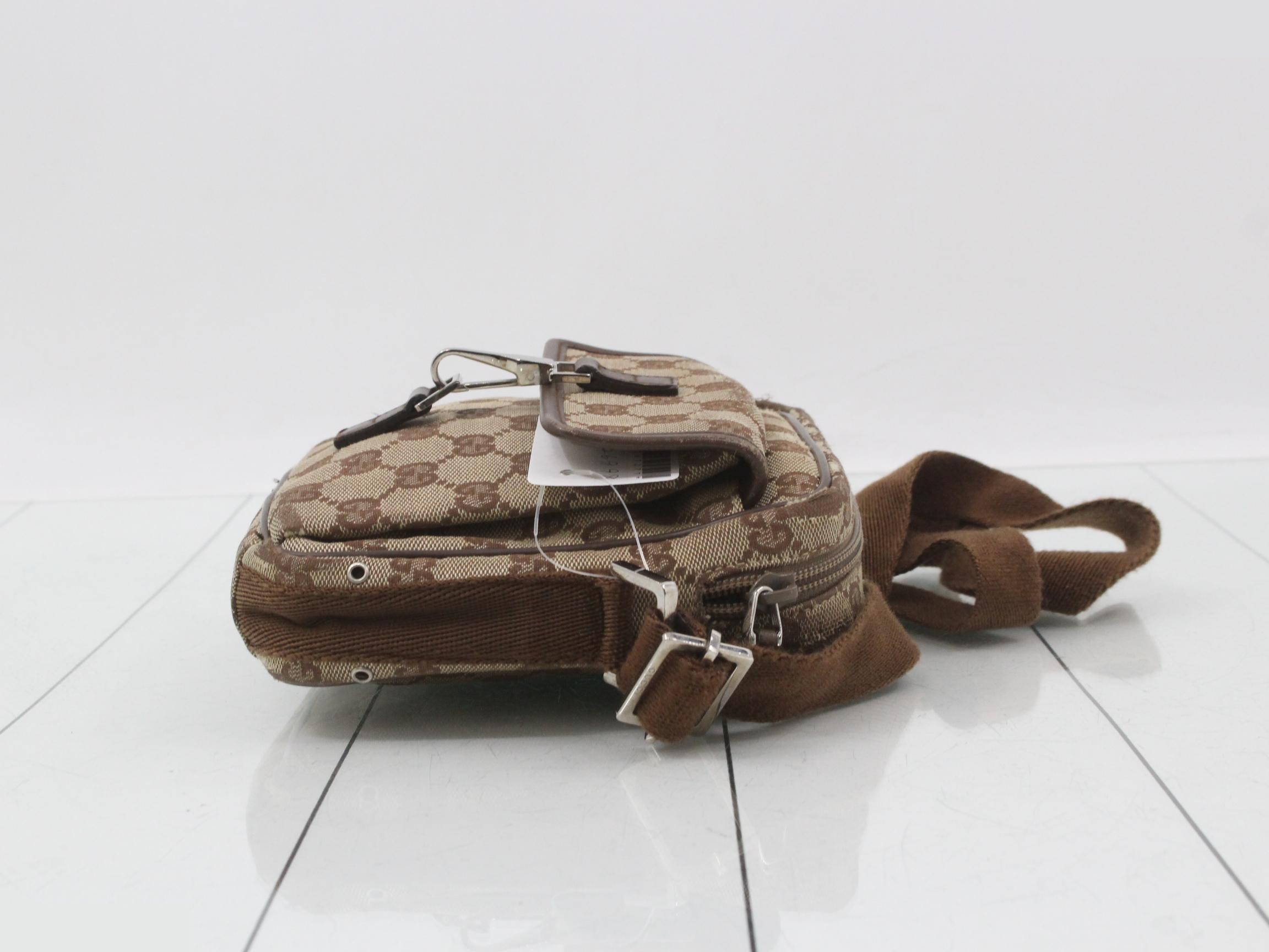 GG Canvas Shoulder Bag 90470 — view 3