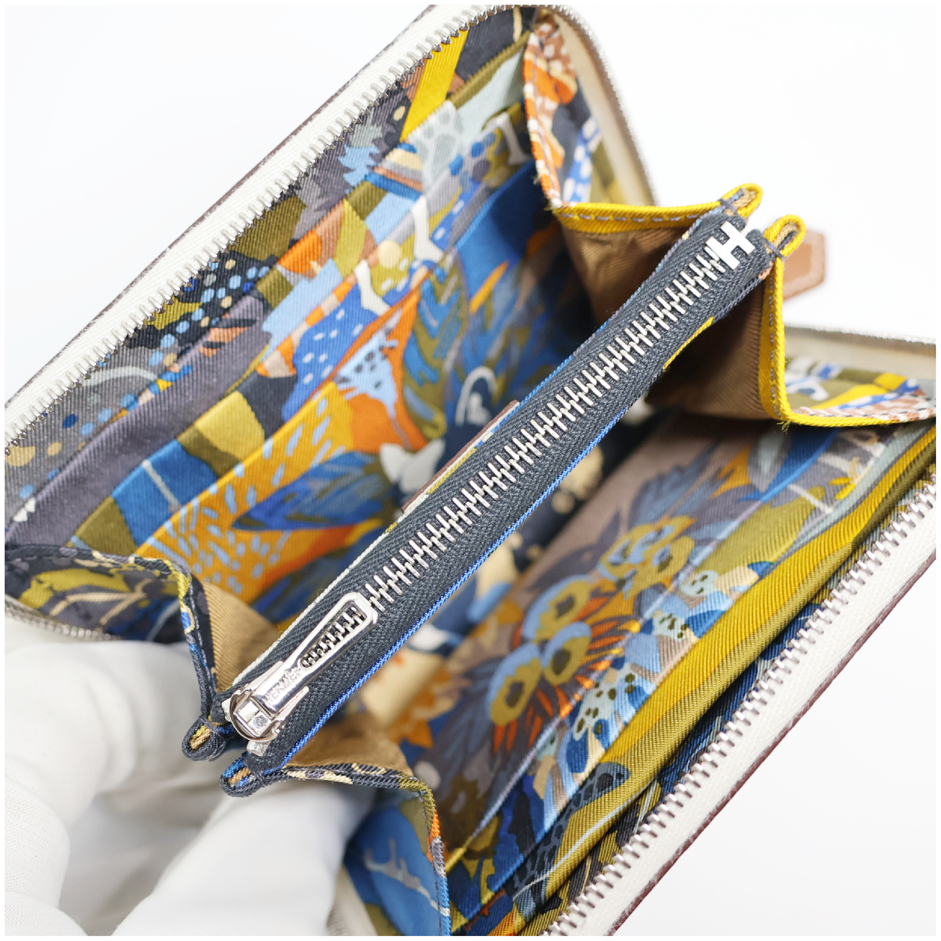 Azap Silk In Compact Nata Veau Epsom Leather Wallet, U Stamp, Box Included. — view 13