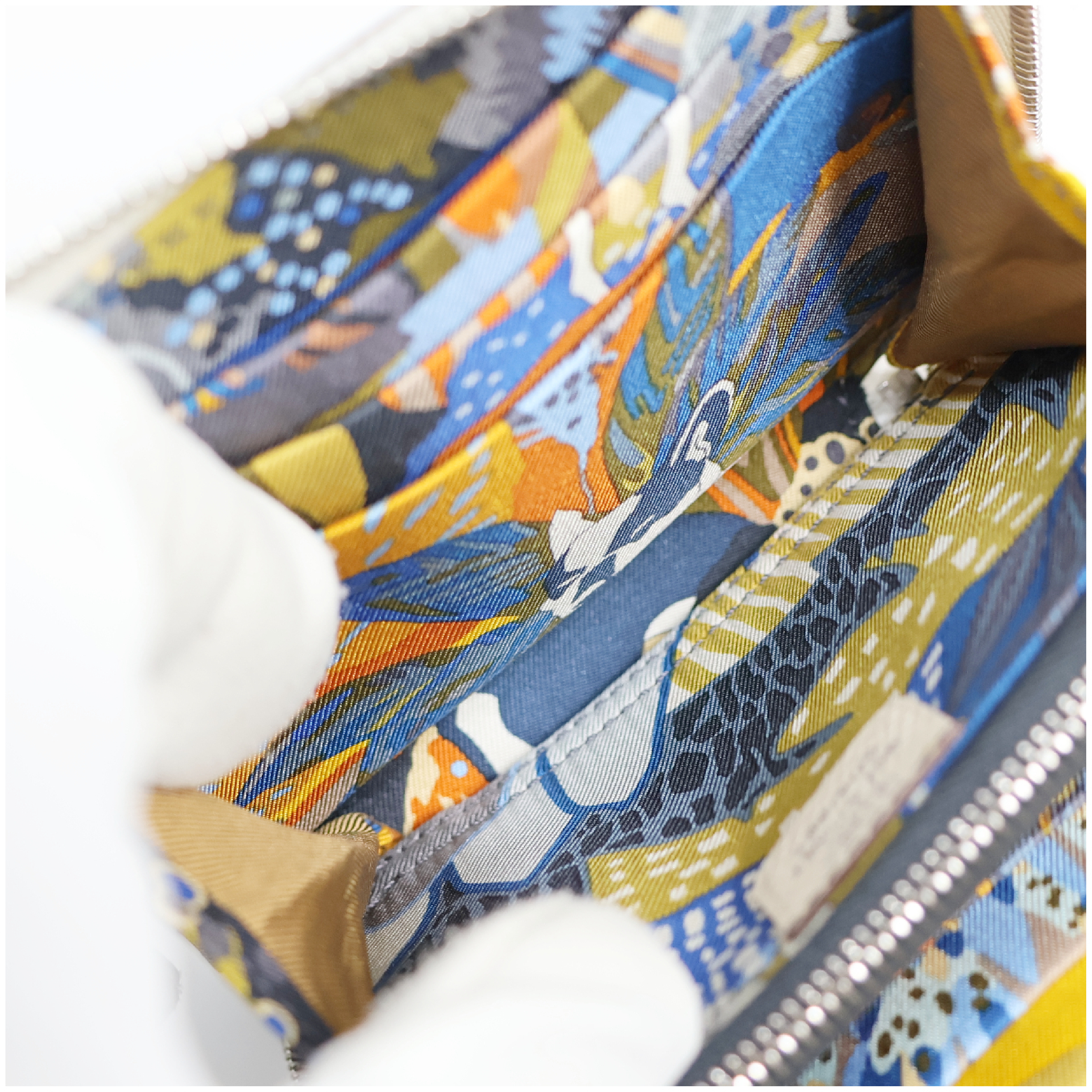 Azap Silk In Compact Nata Veau Epsom Leather Wallet, U Stamp, Box Included. — view 14