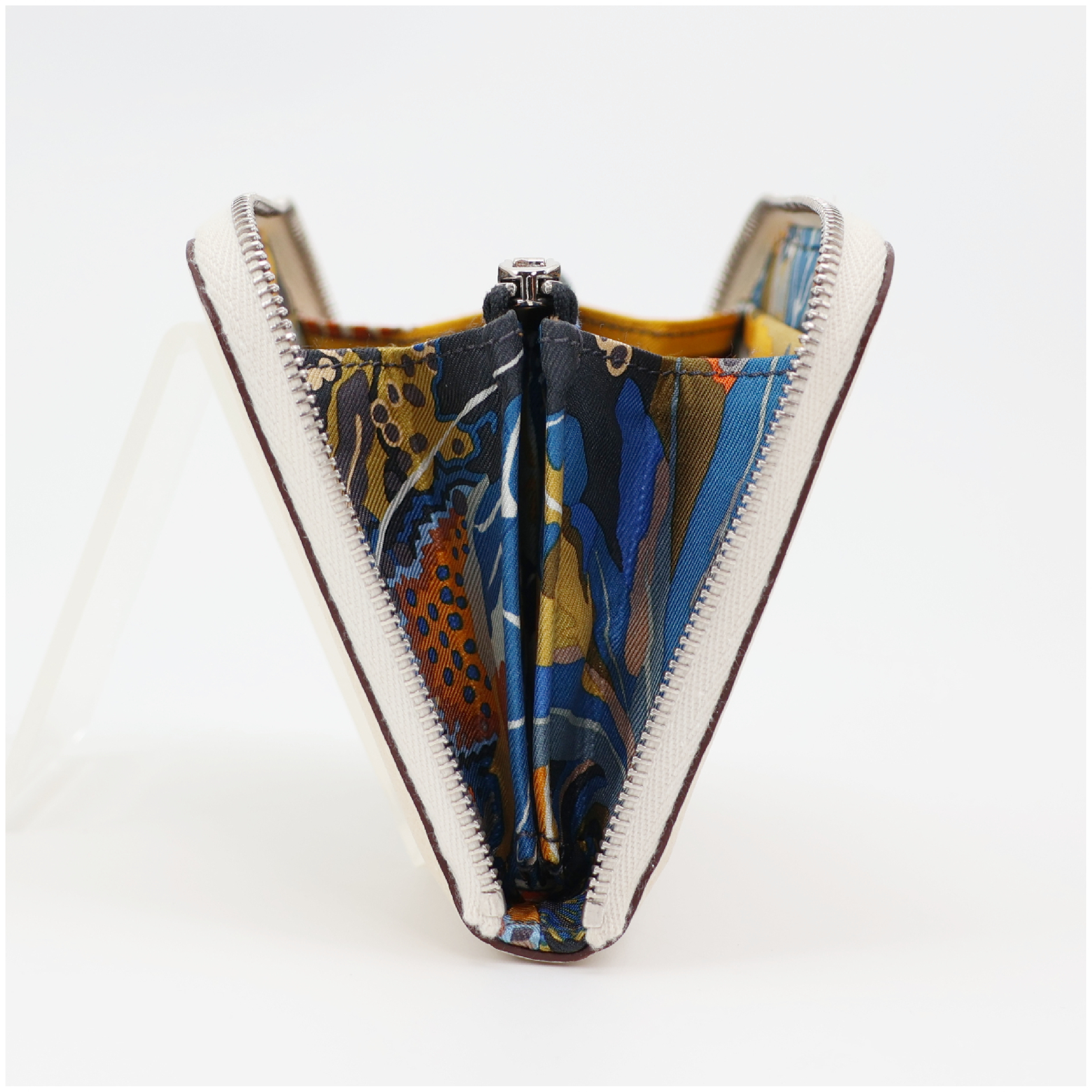 Azap Silk In Compact Nata Veau Epsom Leather Wallet, U Stamp, Box Included. — view 5