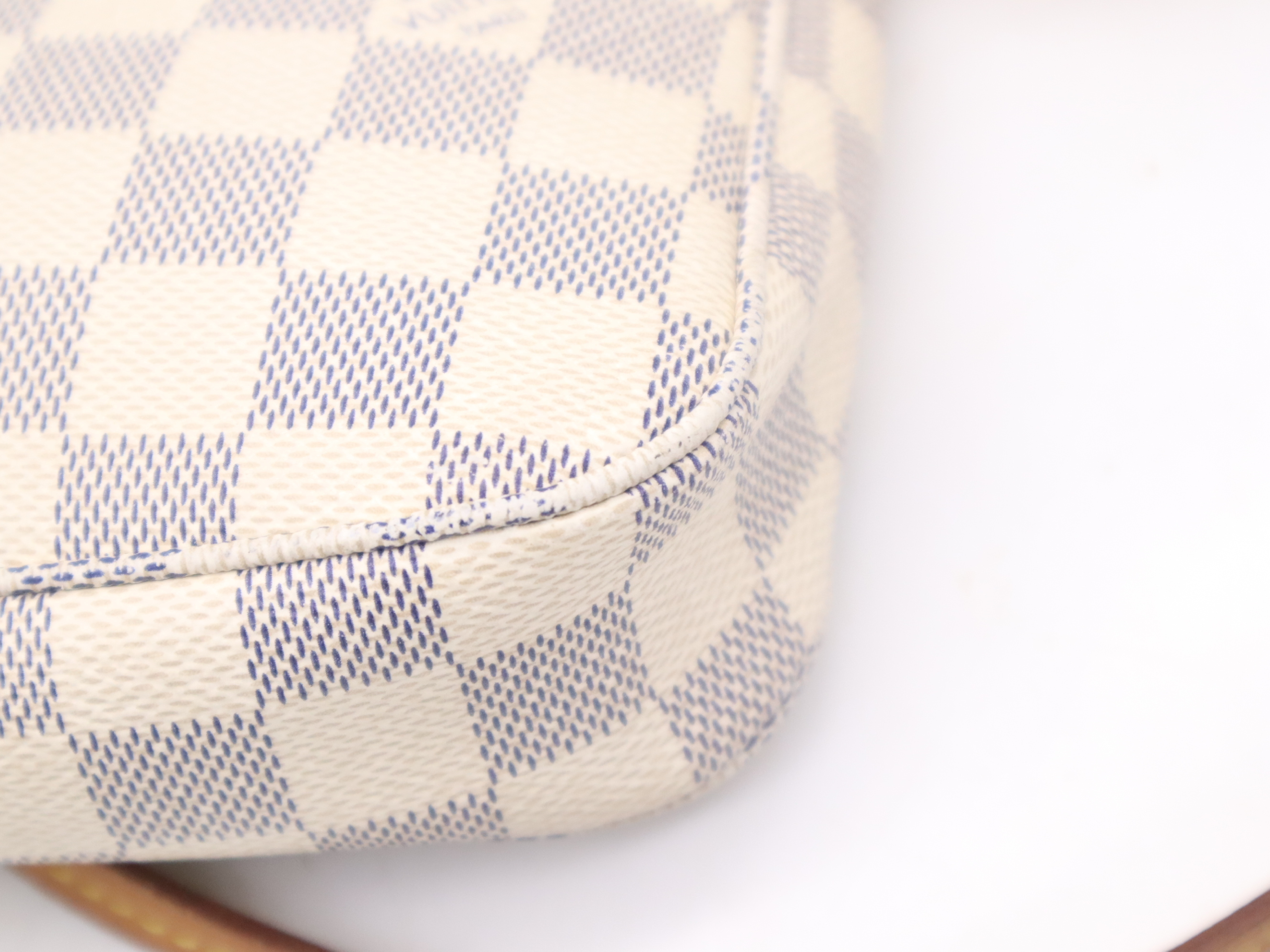 N41207 Azur Pochette Accessoires New Model Pouch — view 10