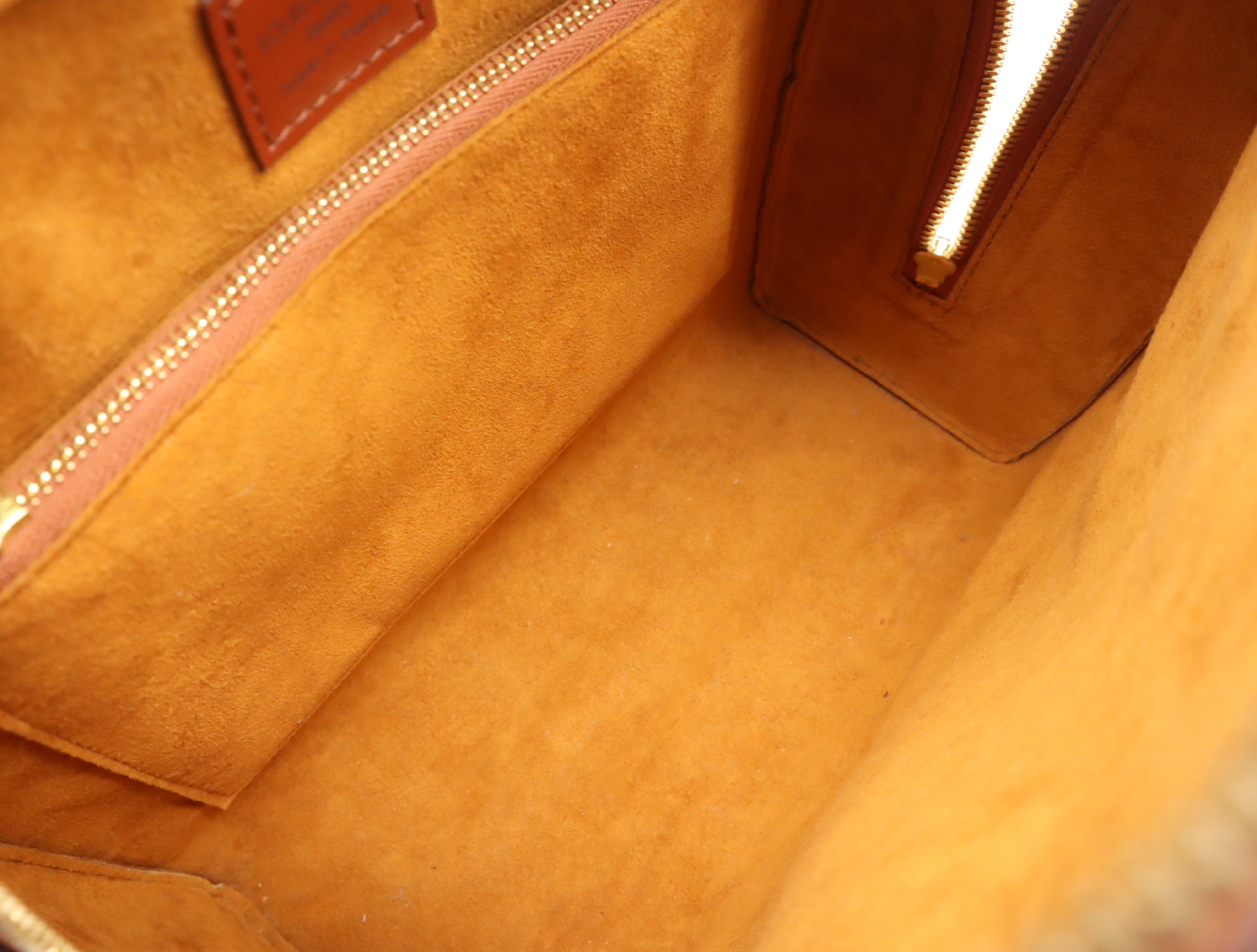 M52053 Epi Pont Neuf Kenya Brown Handbag — view 13