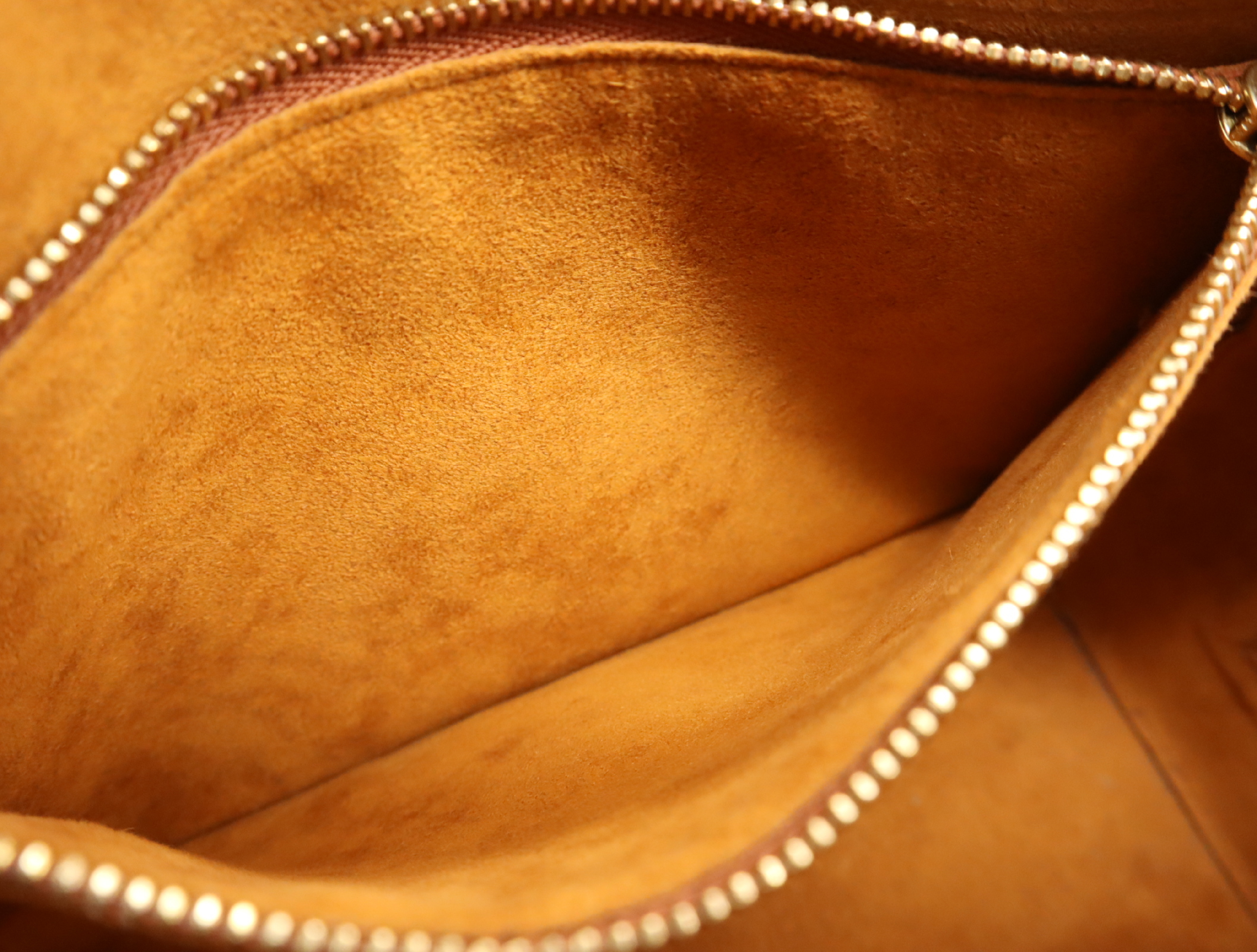 M52053 Epi Pont Neuf Kenya Brown Handbag — view 14