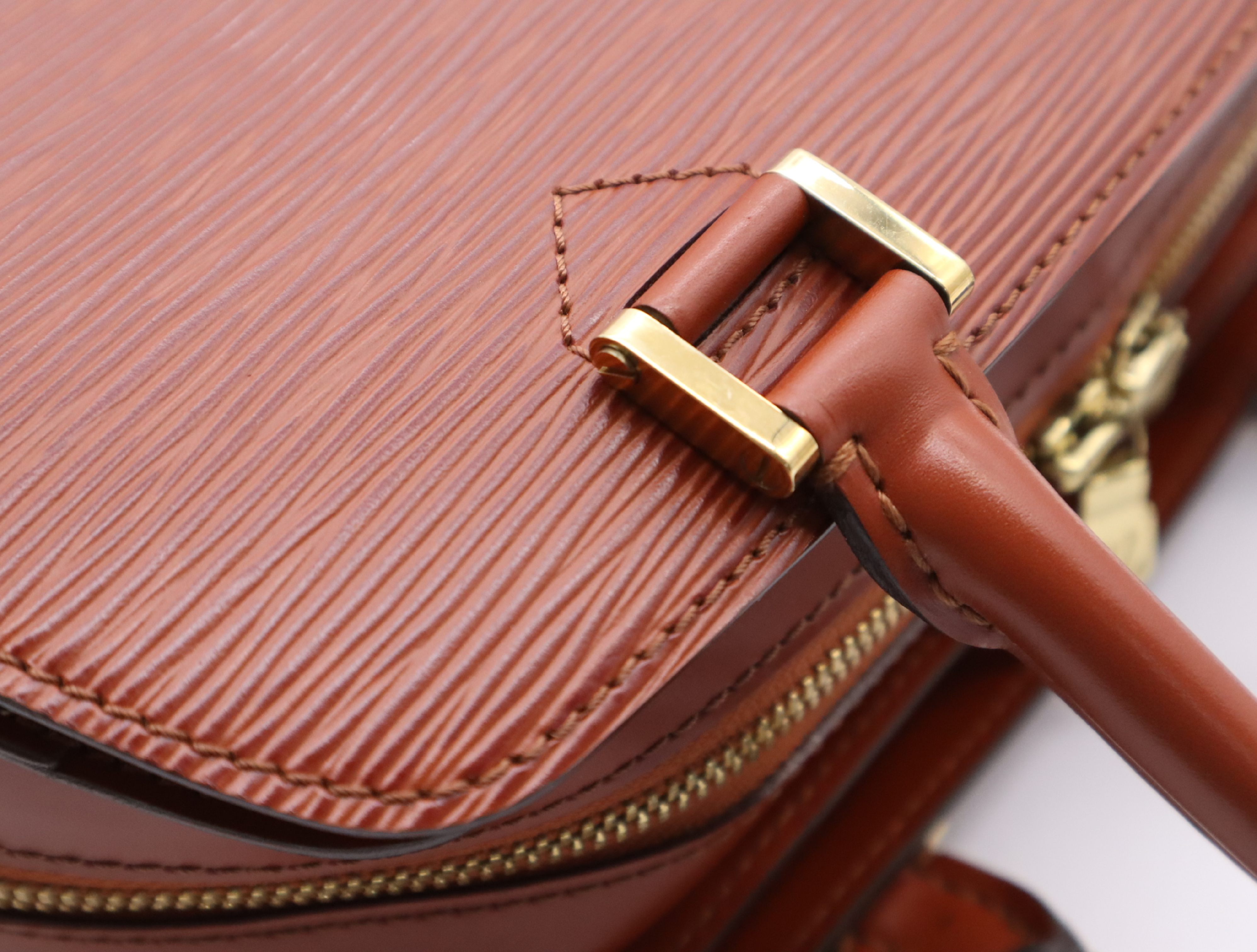 M52053 Epi Pont Neuf Kenya Brown Handbag — view 8