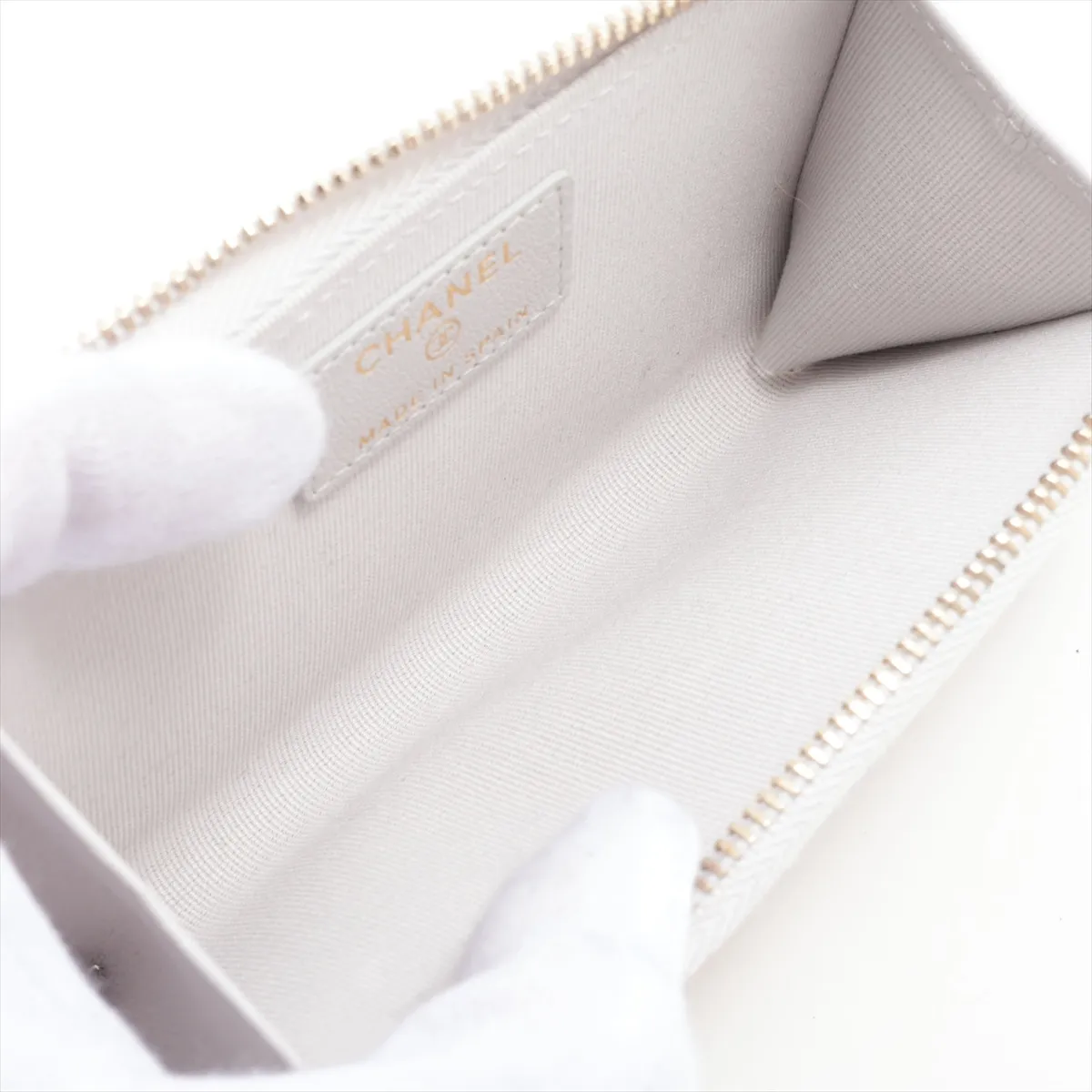 Matelasse Lambskin Fragment Case White Silver Hardware CANATK6H — view 3