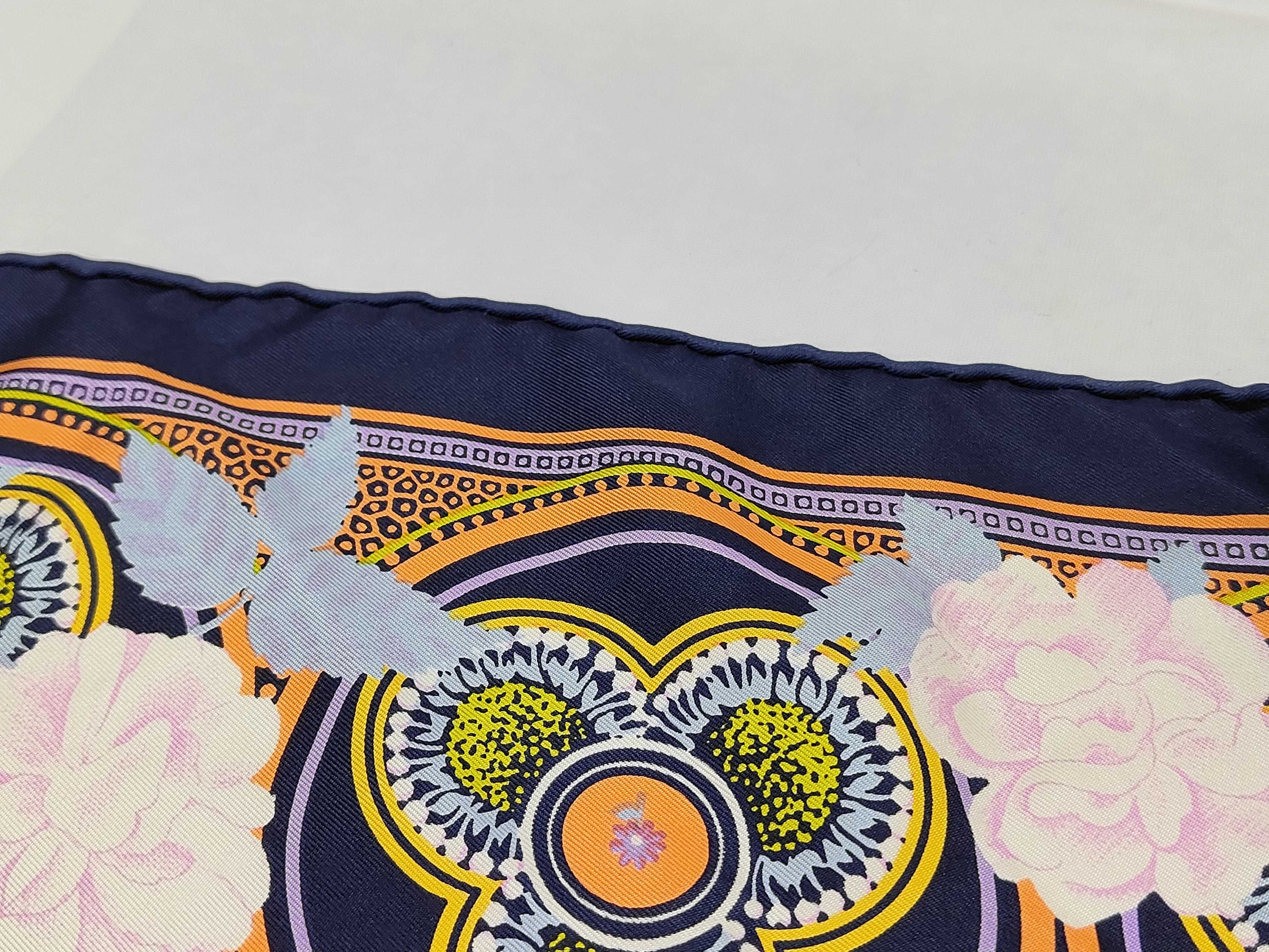 scarf, Dior other accessories, and other items. — view 4