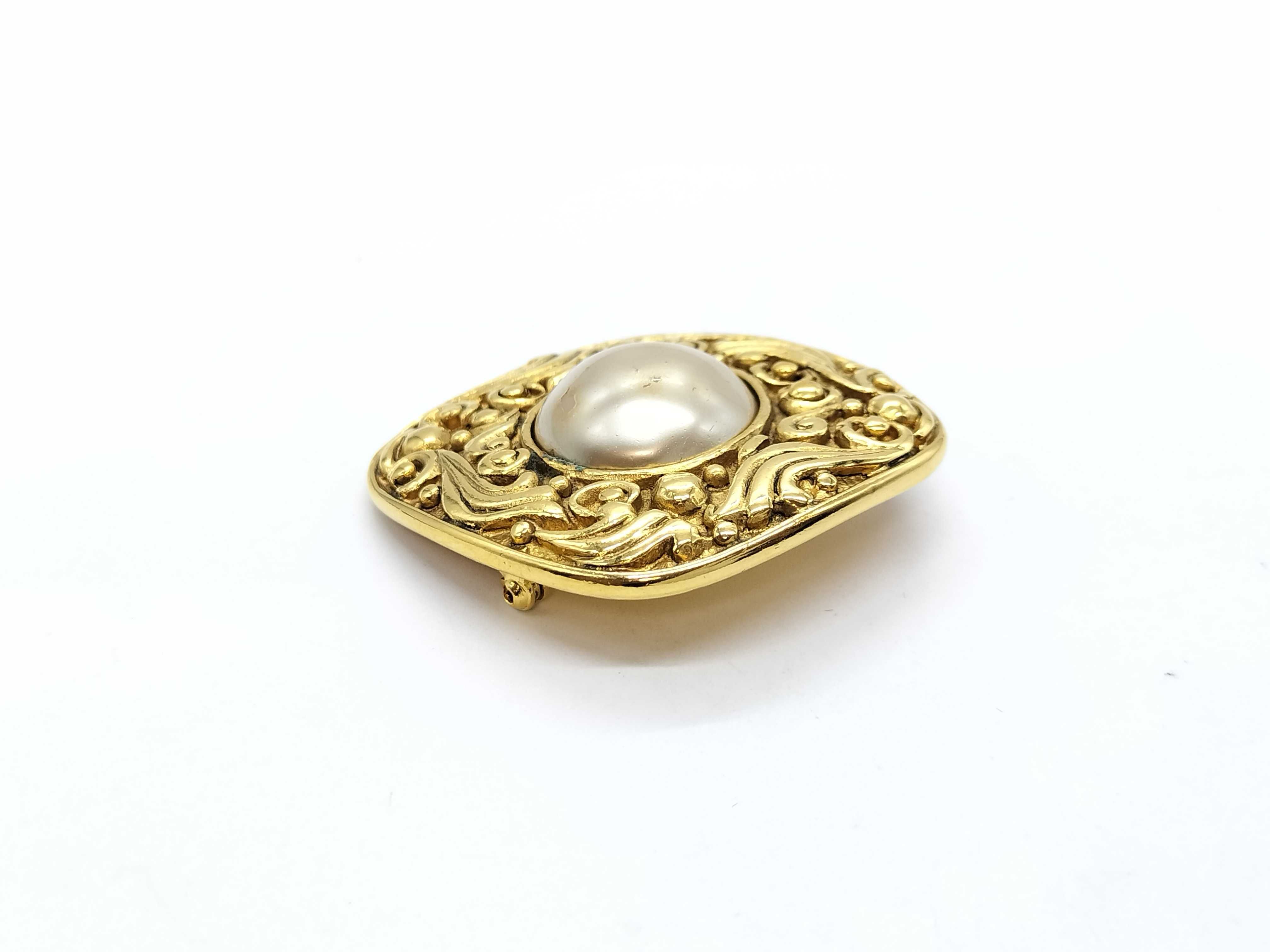 Square Pearl Gold Brooch — view 3