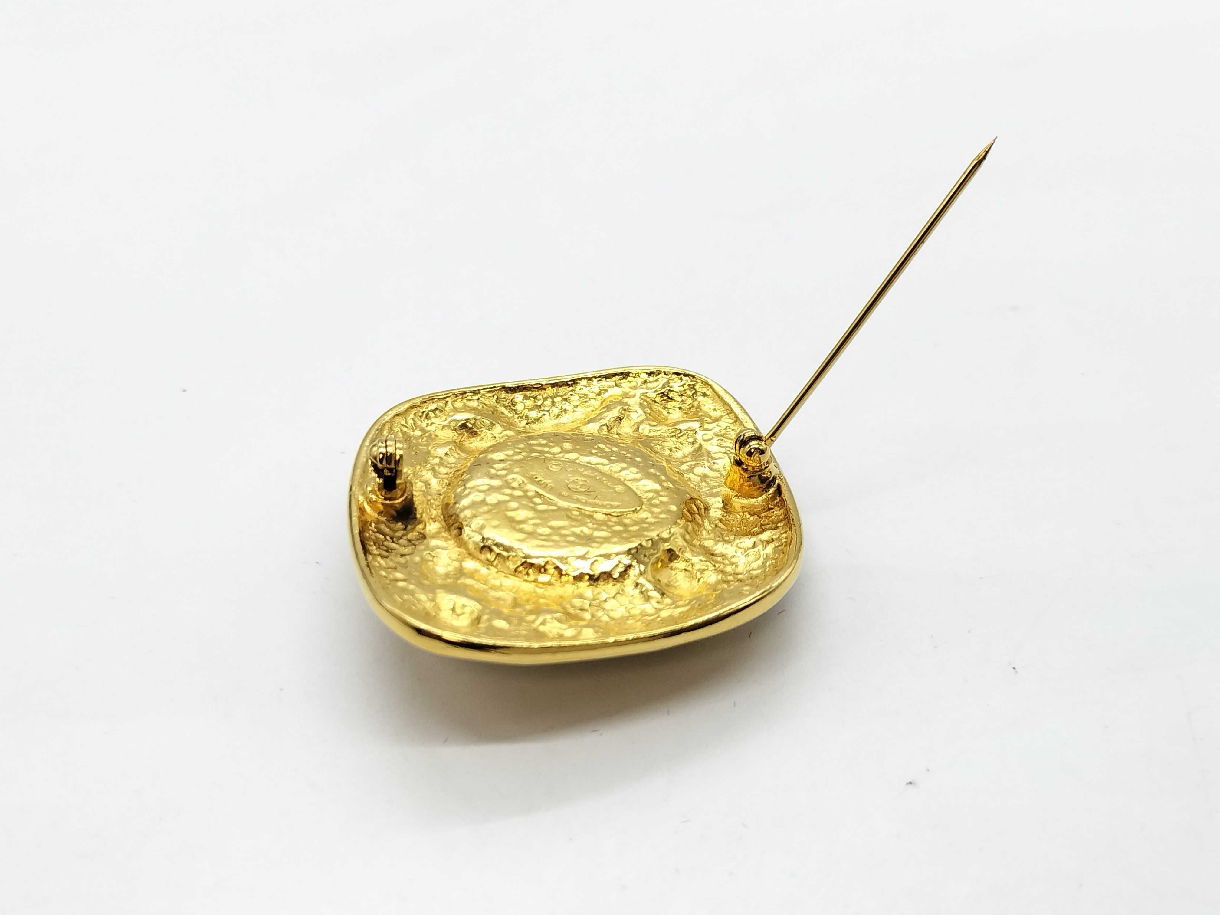 Square Pearl Gold Brooch — view 4