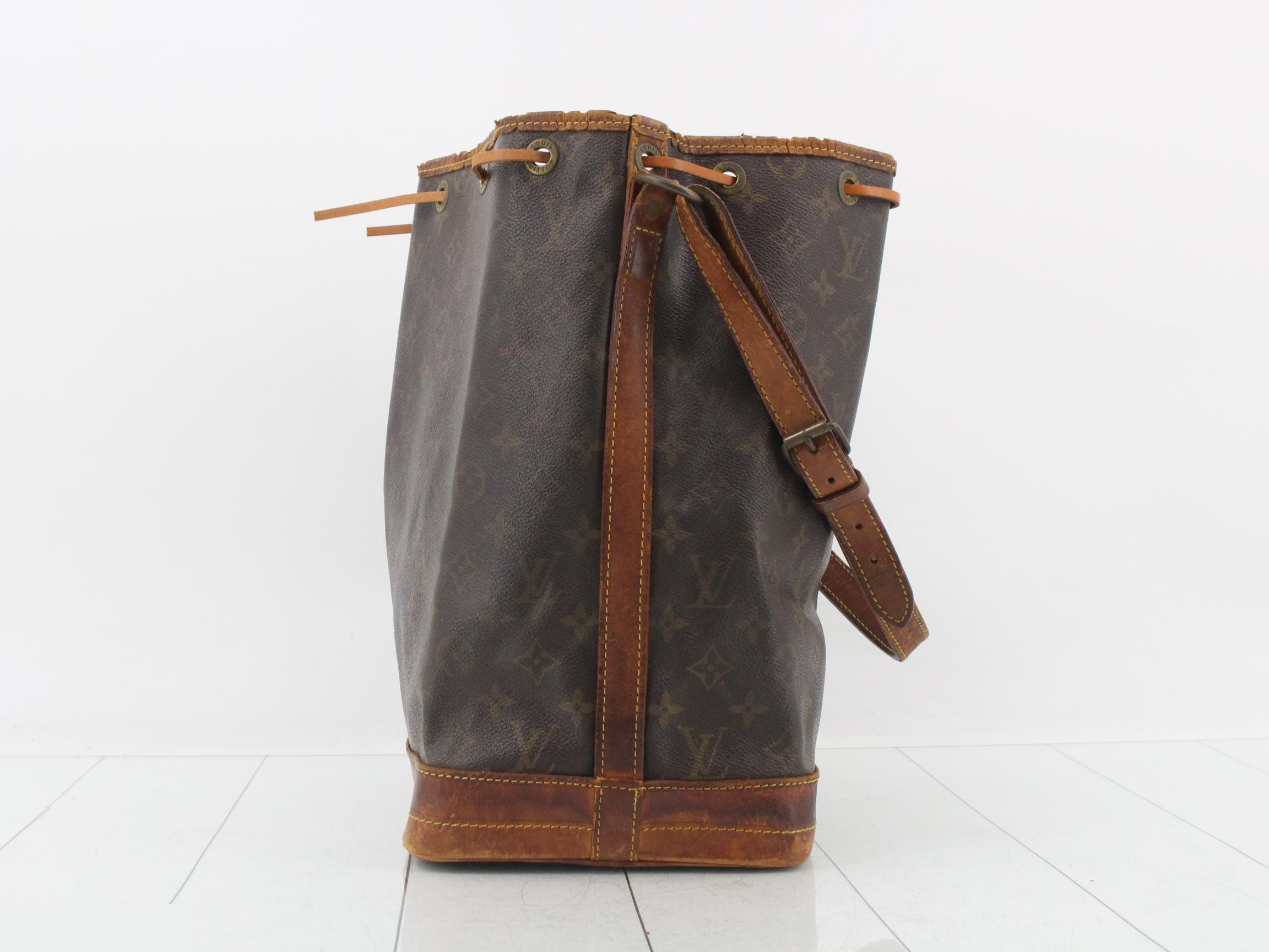 Noé Monogram Brown Handbag — view 3