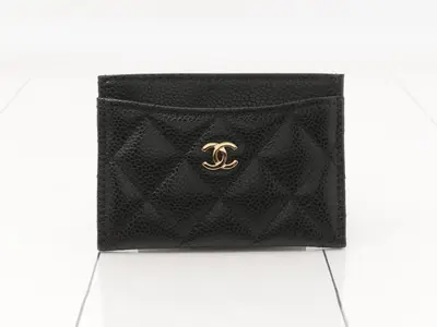 Matelassé (bags), notebook covers, card cases, etc.