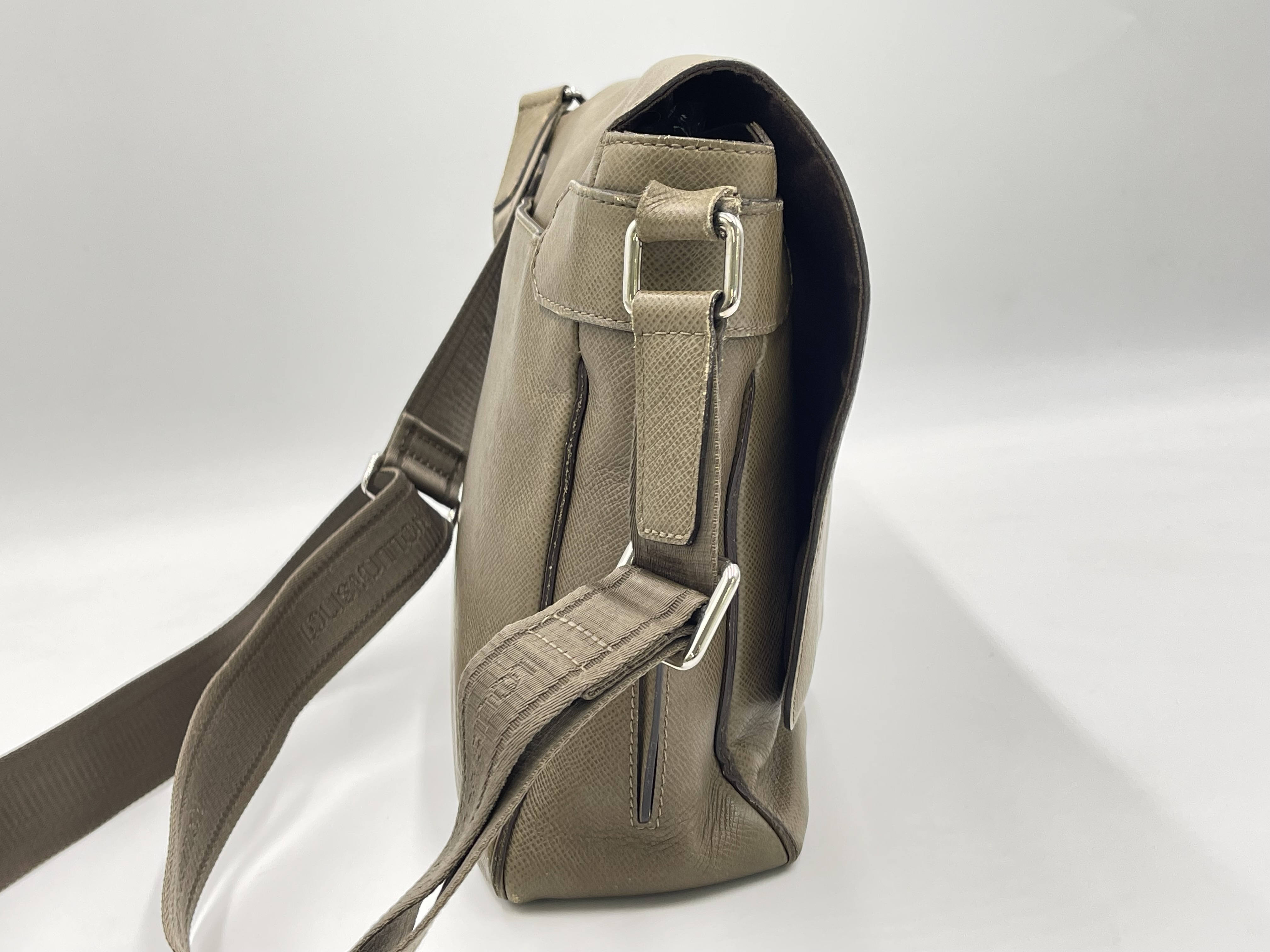 Taiga Roman MM M32625 DU2133 Shoulder Bag — view 4