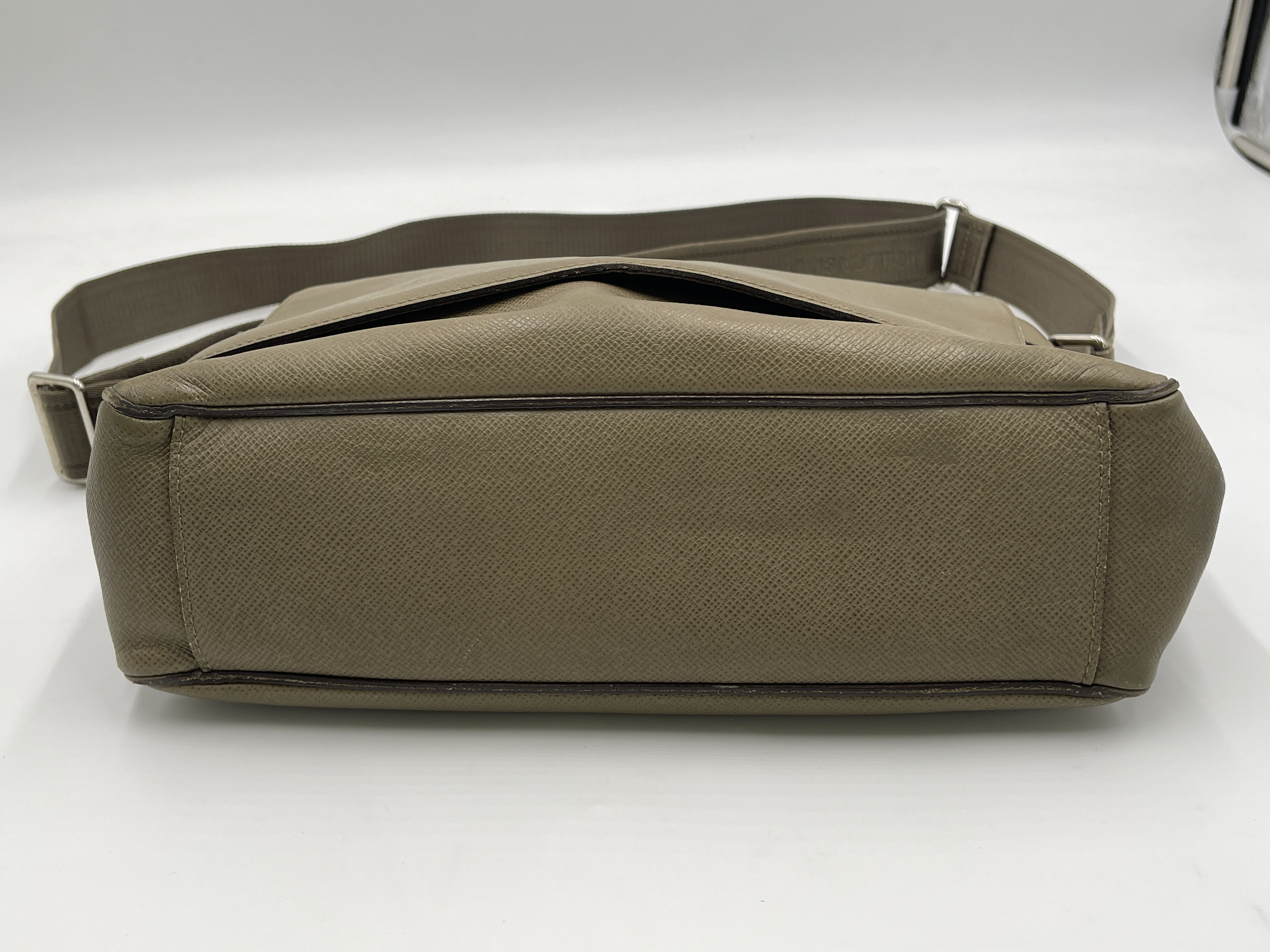 Taiga Roman MM M32625 DU2133 Shoulder Bag — view 5