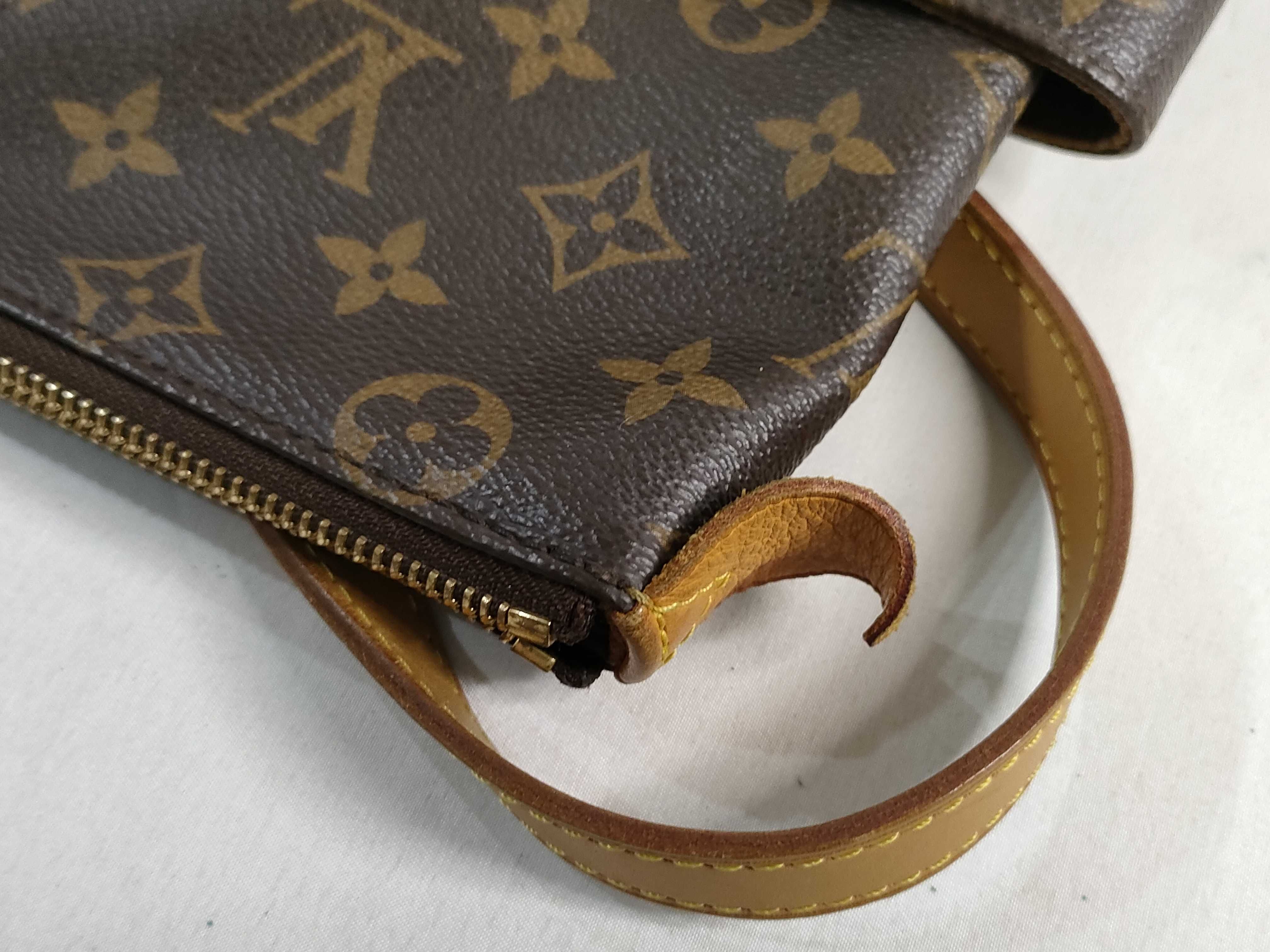 Monogram KR - Monogram Canvas Totally MM Bag M56689 Tote Bag — view 15