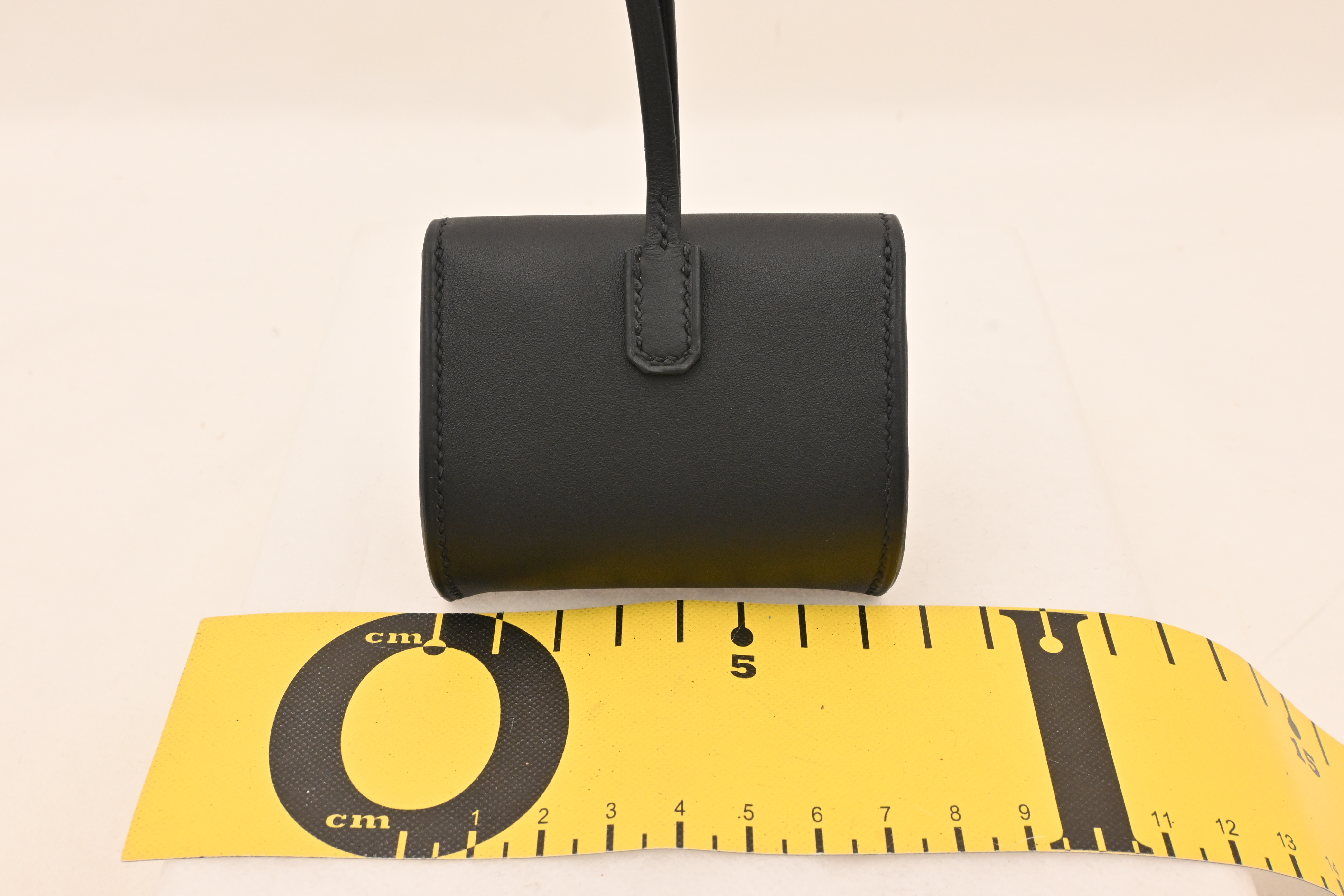 Kelly Festival Charm, Black with Gold Hardware, Swift Leather, Other Accessories — view 3