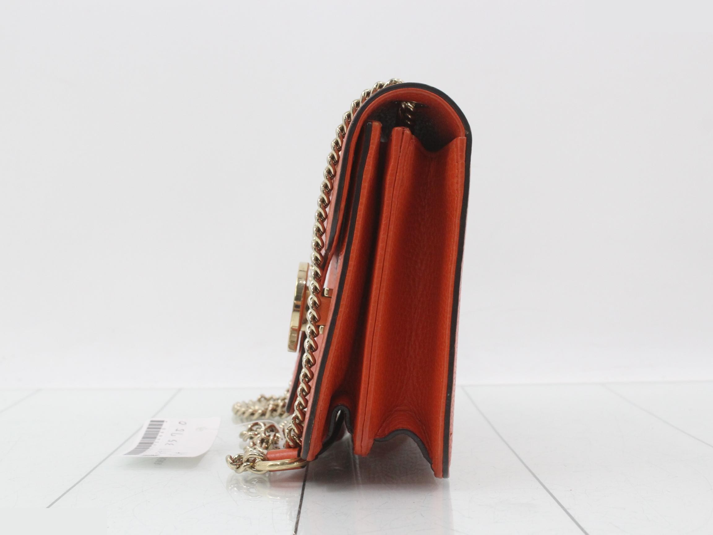 Small leather shoulder bag with interlocking G logo — view 3