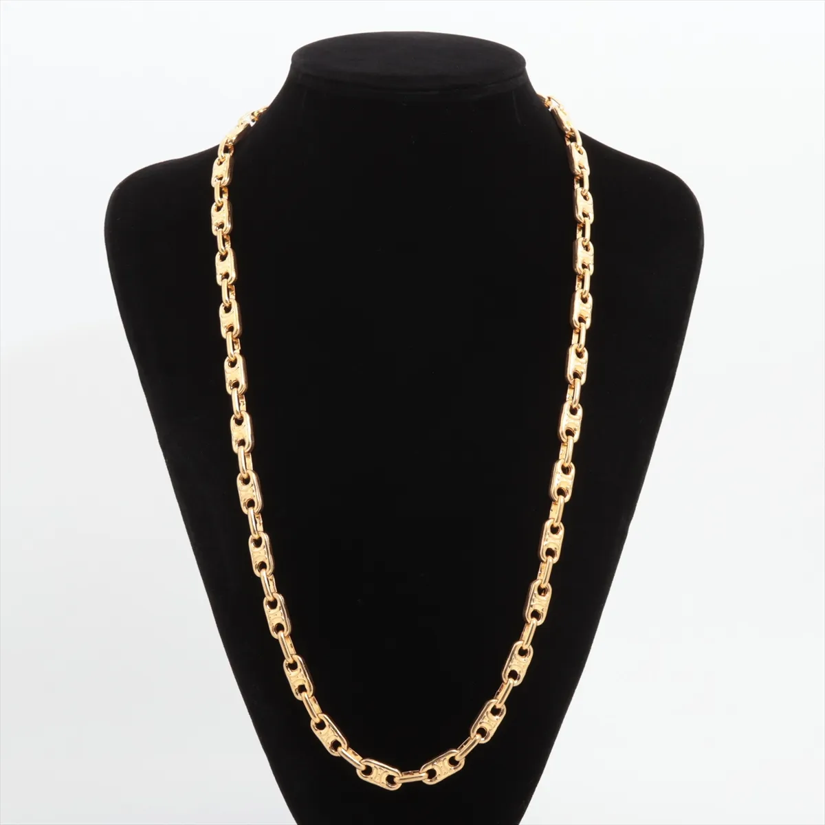 Macadam Necklace, GP Gold. Shows — view 5