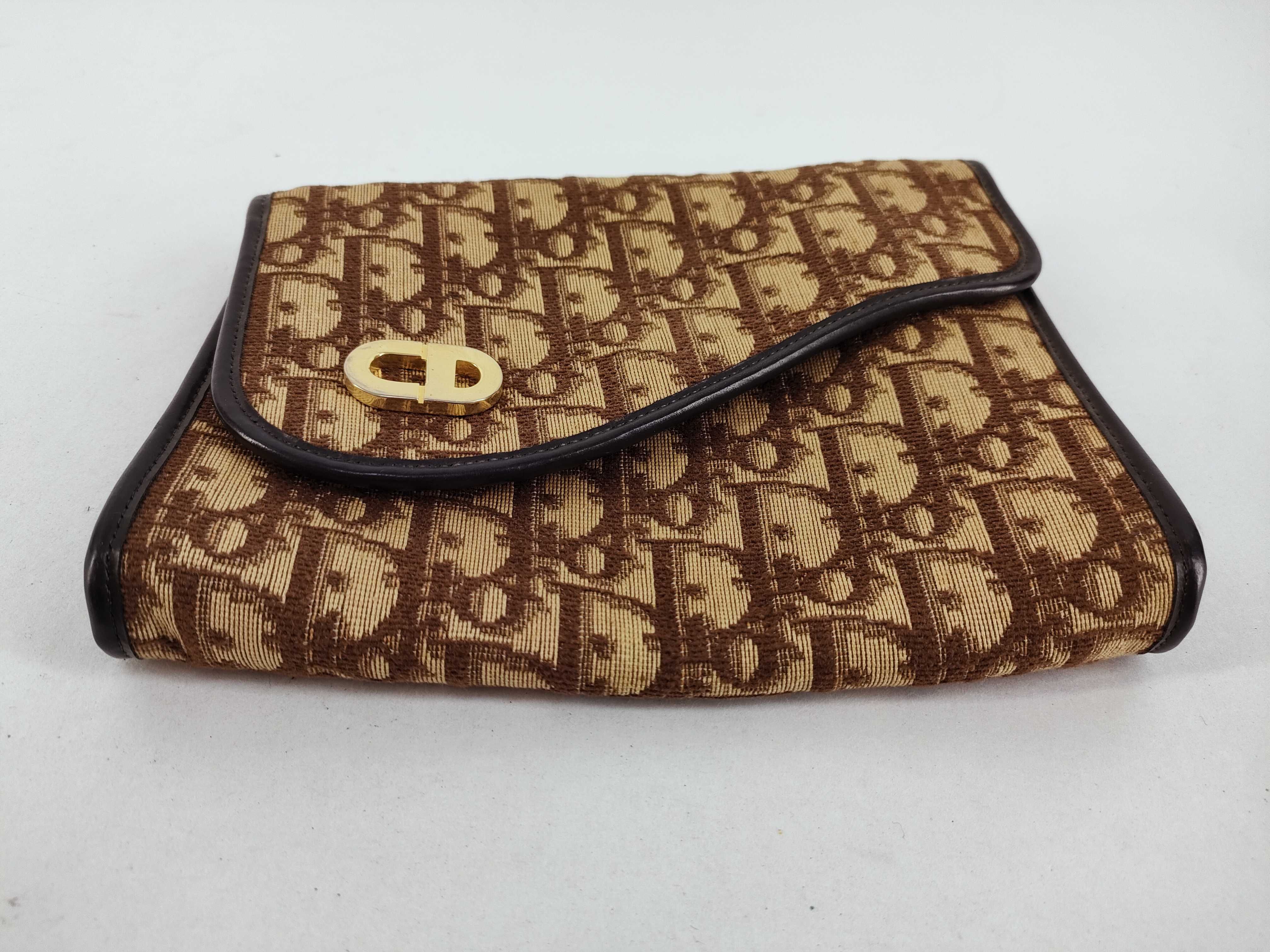 Trotter Vintage Chain Shoulder Bag — view 11
