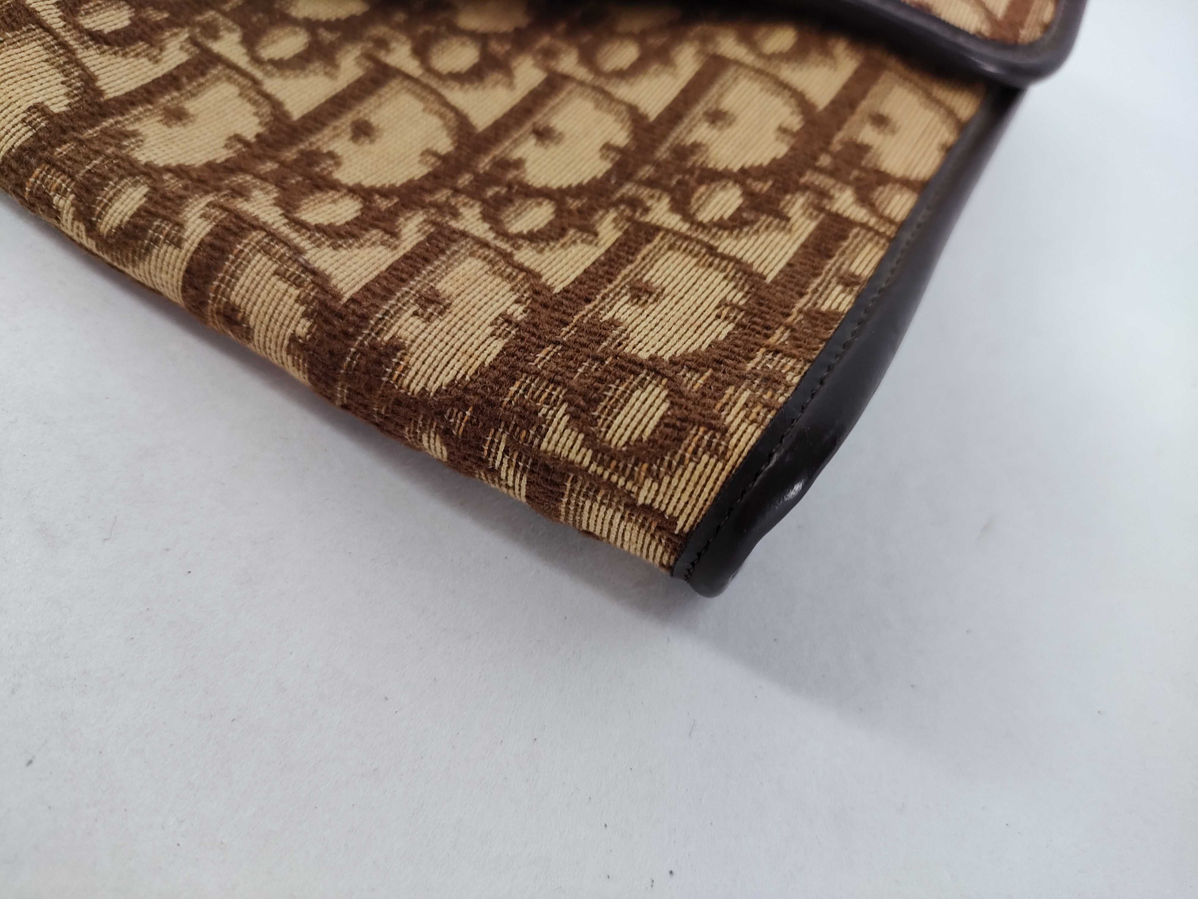 Trotter Vintage Chain Shoulder Bag — view 10
