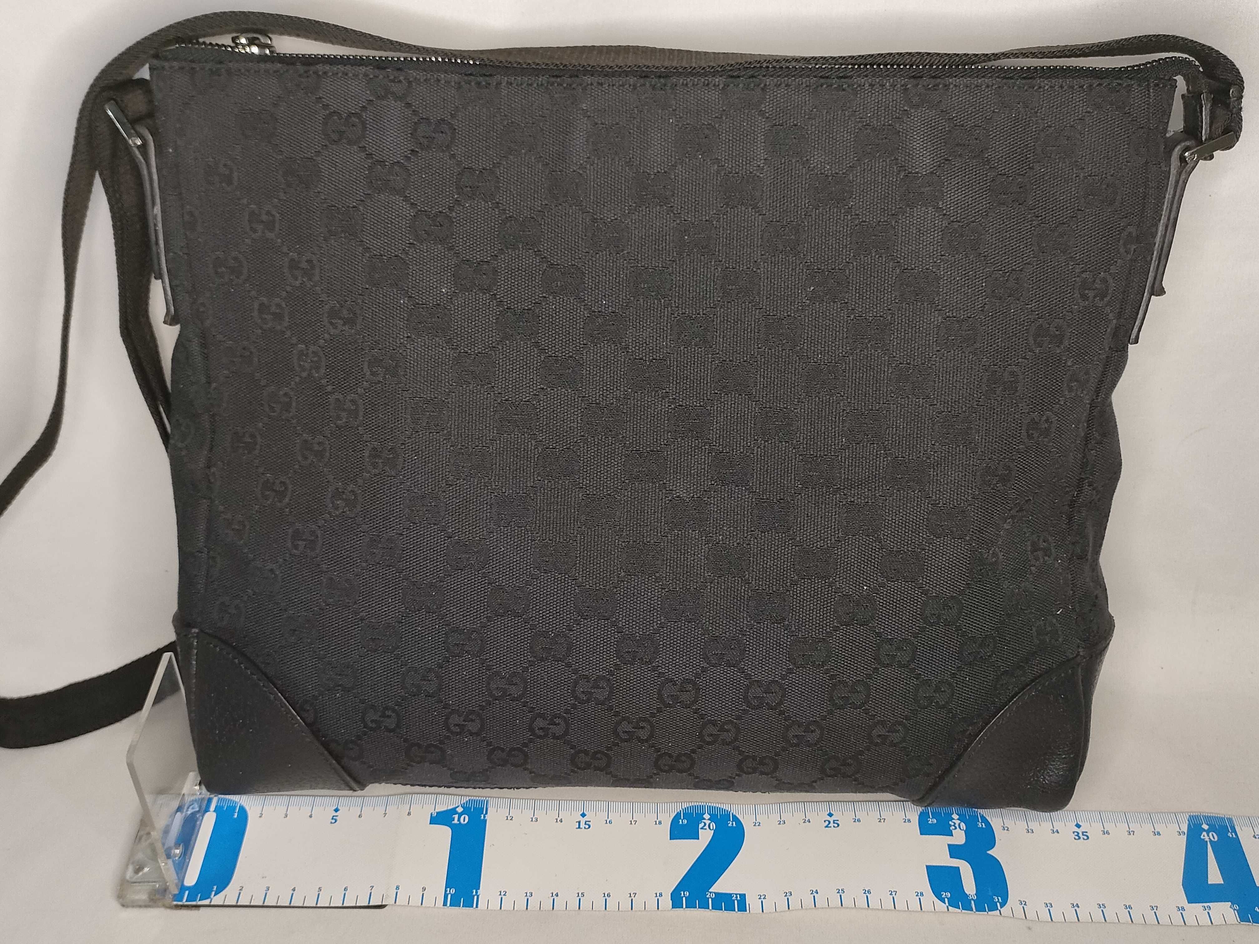 GG Canvas Shoulder Bag — view 2