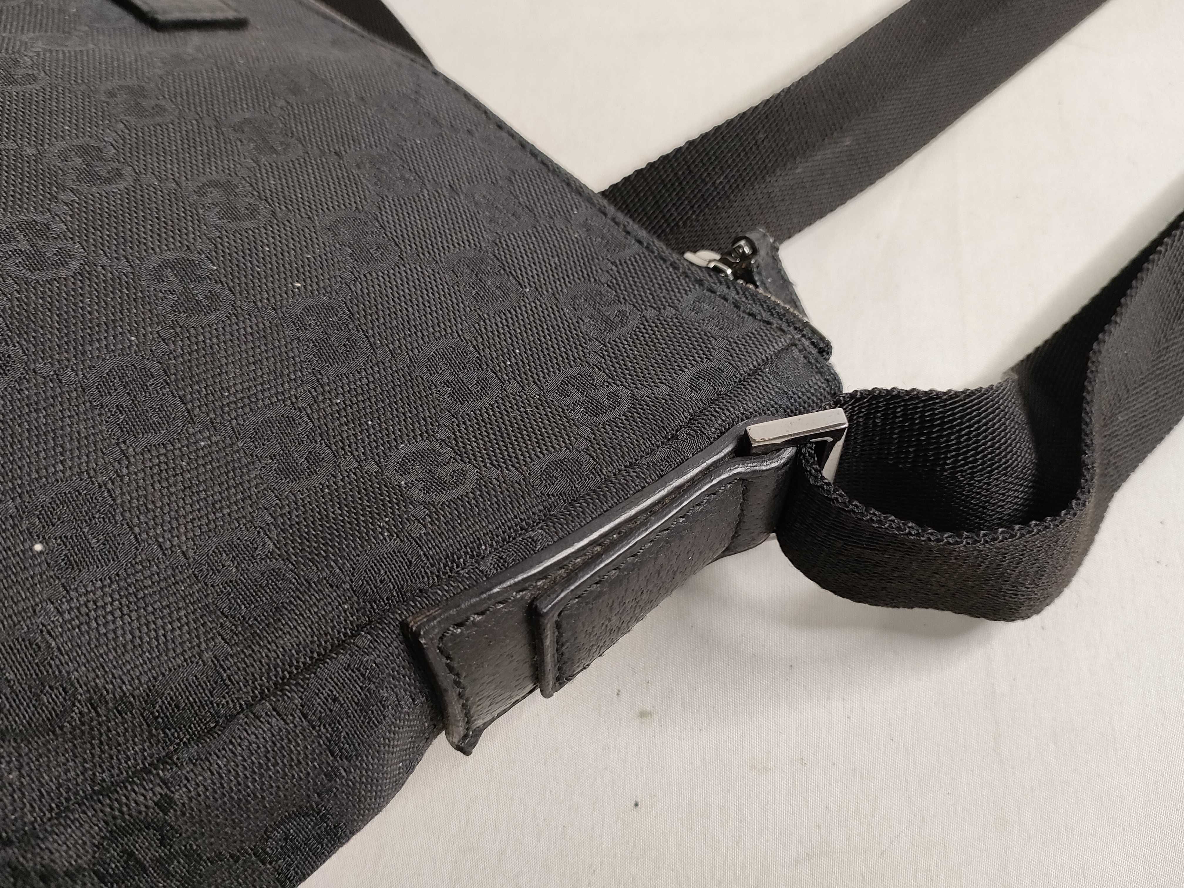 GG Canvas Shoulder Bag — view 5