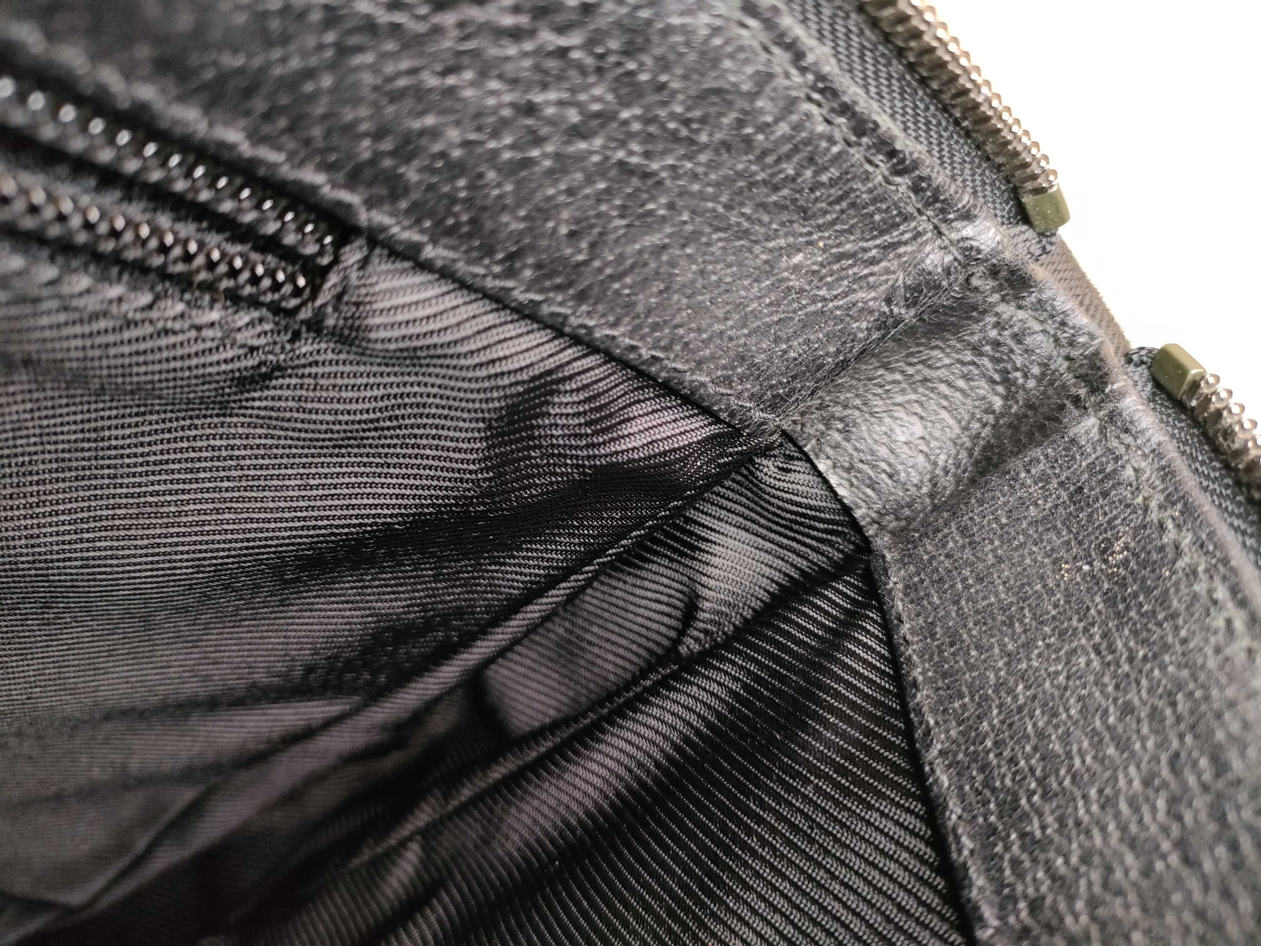 GG Canvas Shoulder Bag — view 9