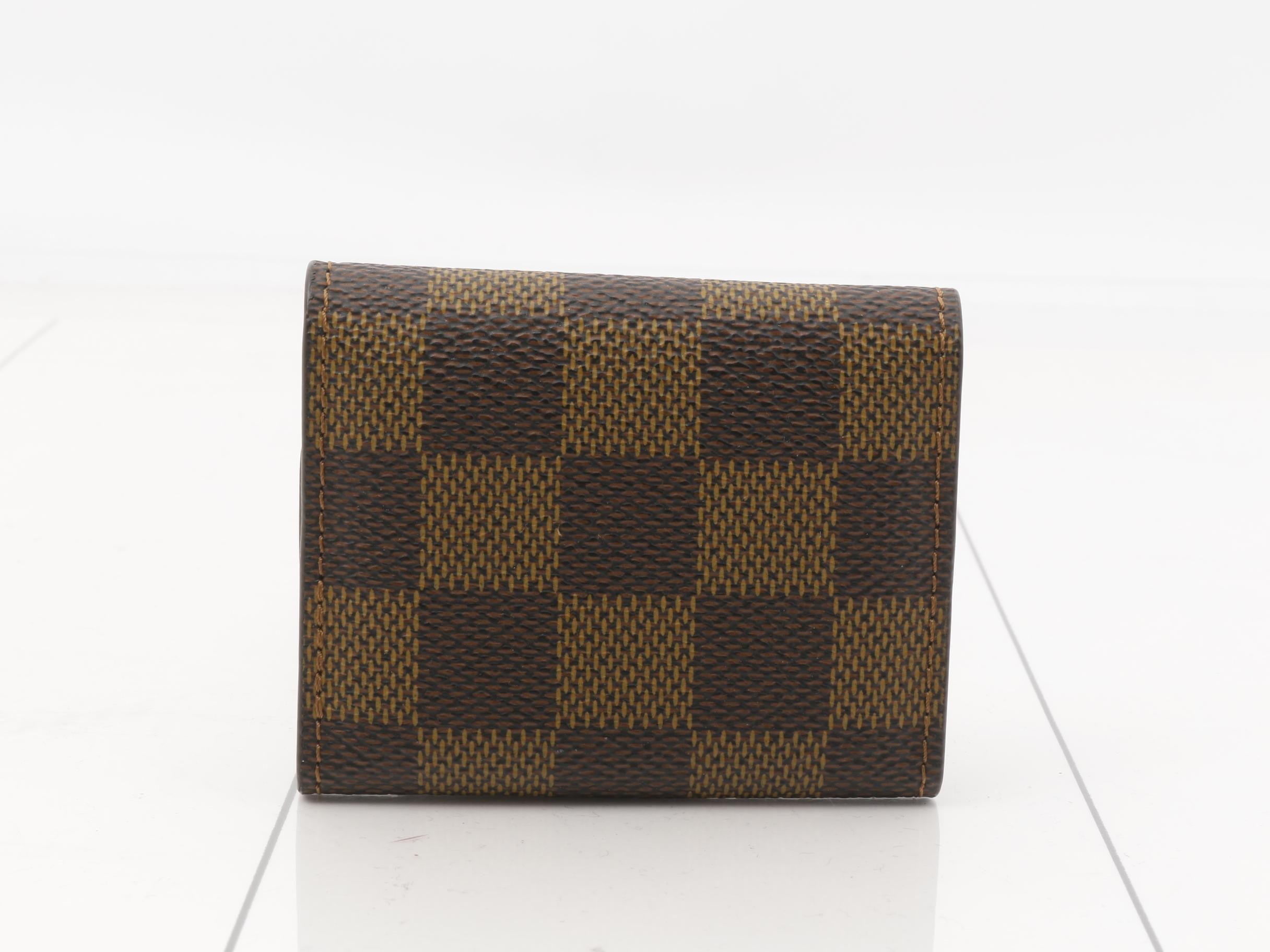 M64681 Cufflink Case — view 2