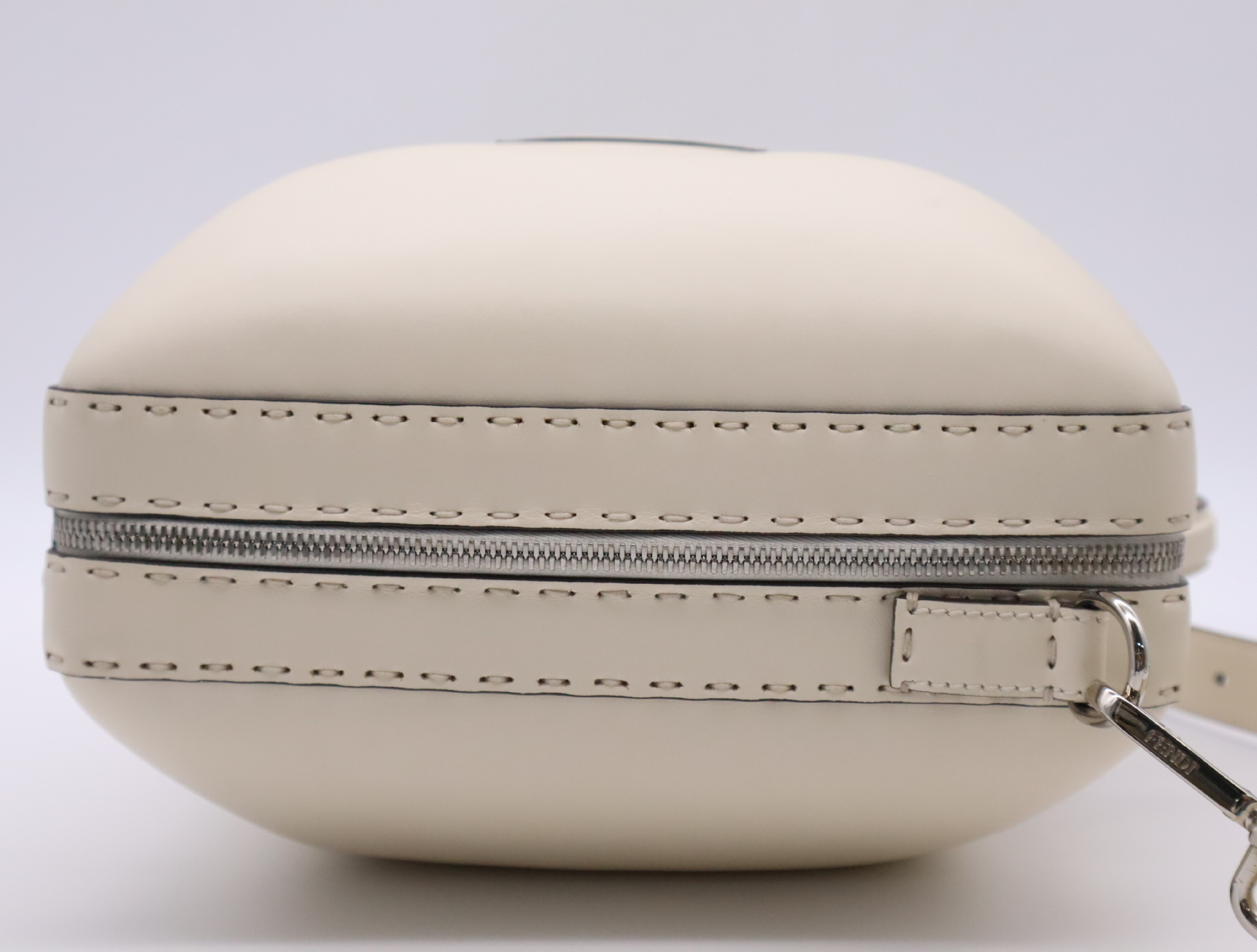 Leather Suitcase, Ivory, Silver Hardware, with Shoulder Strap and Dust Bag. — view 5