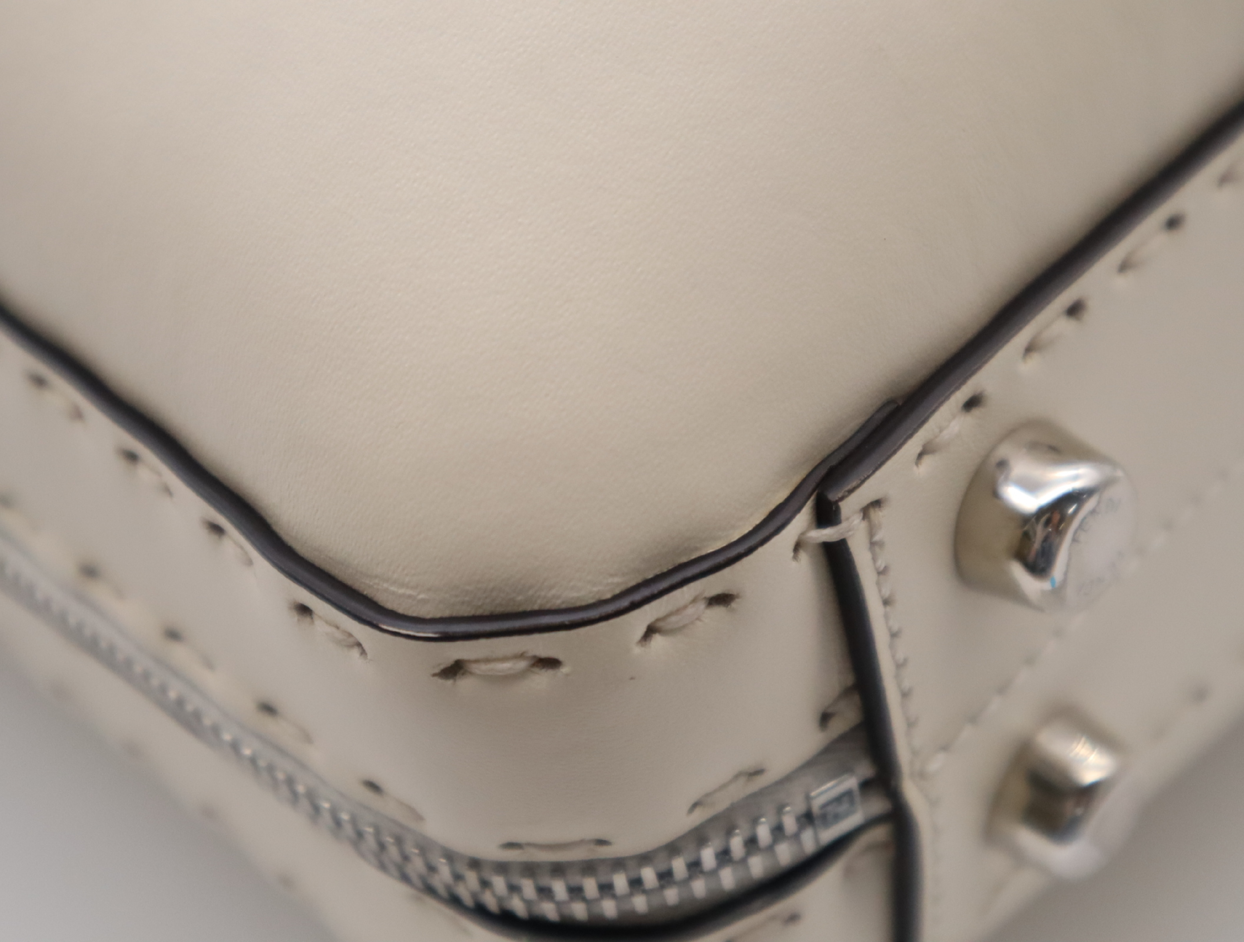 Leather Suitcase, Ivory, Silver Hardware, with Shoulder Strap and Dust Bag. — view 6