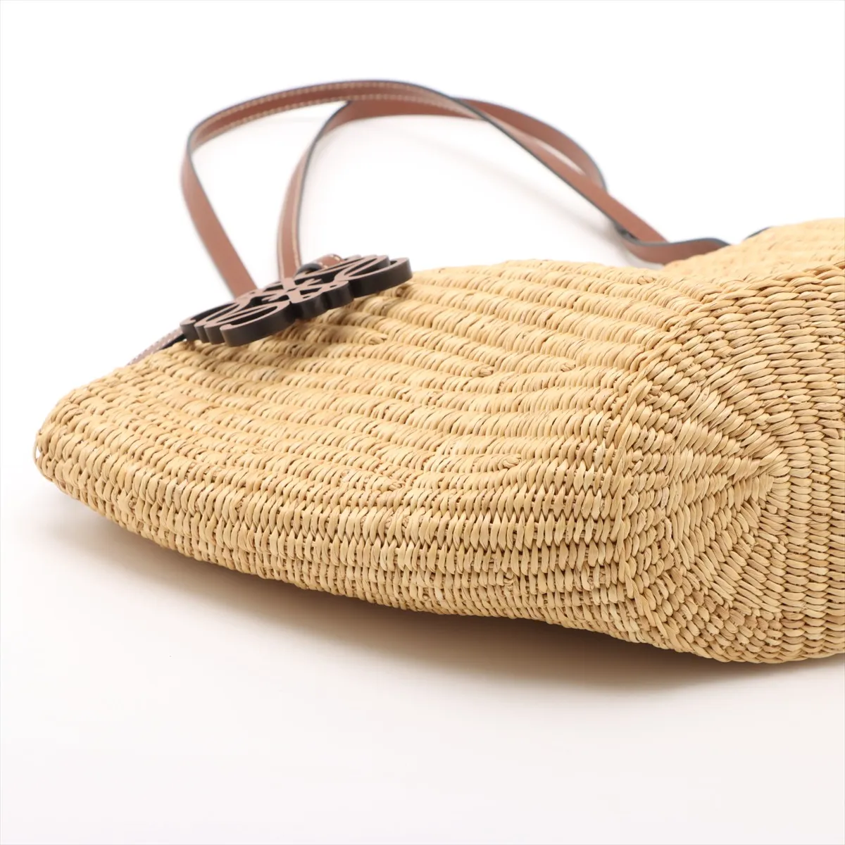 Shell Basket Medium Straw x Leather Tote Bag Beige x Brown C Mark — view 4