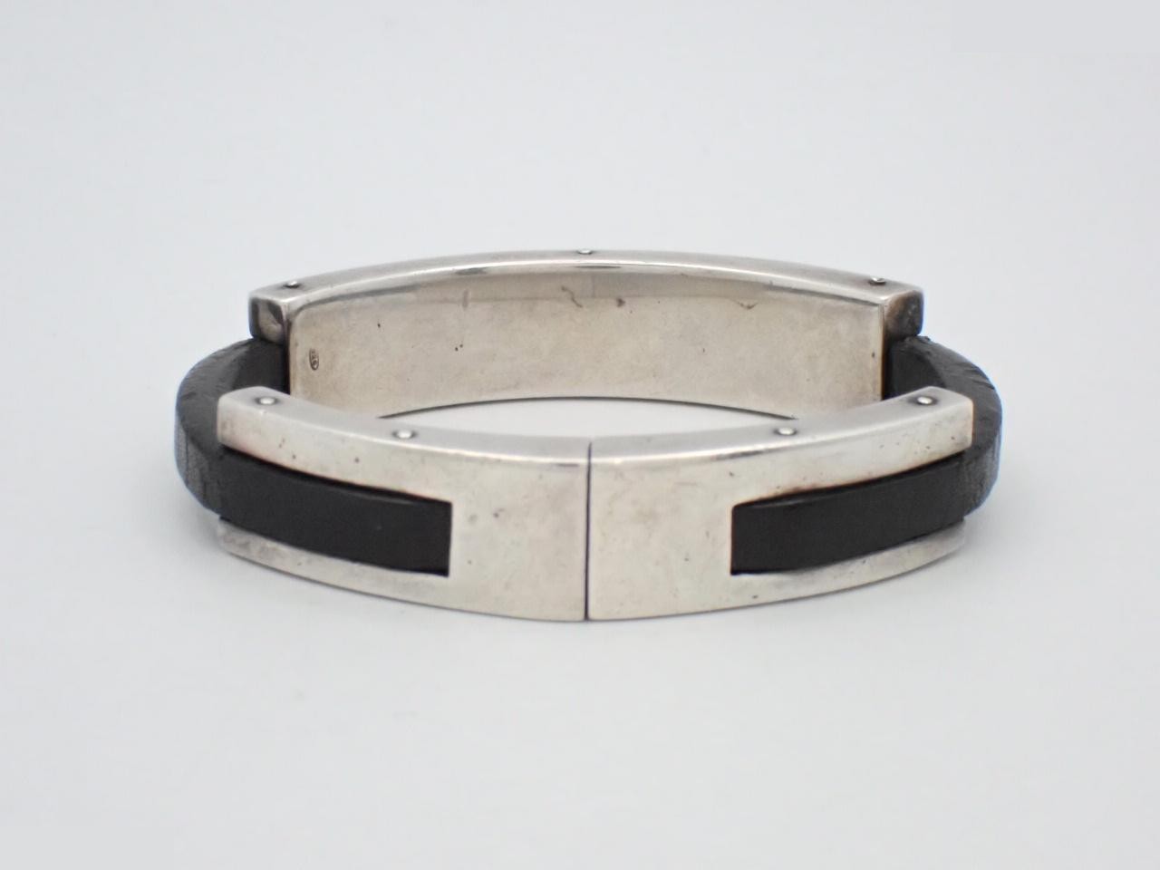 Bangle, 925 sterling silver / Total weight 65.5g / Wrist circumference approximately 17cm — view 2