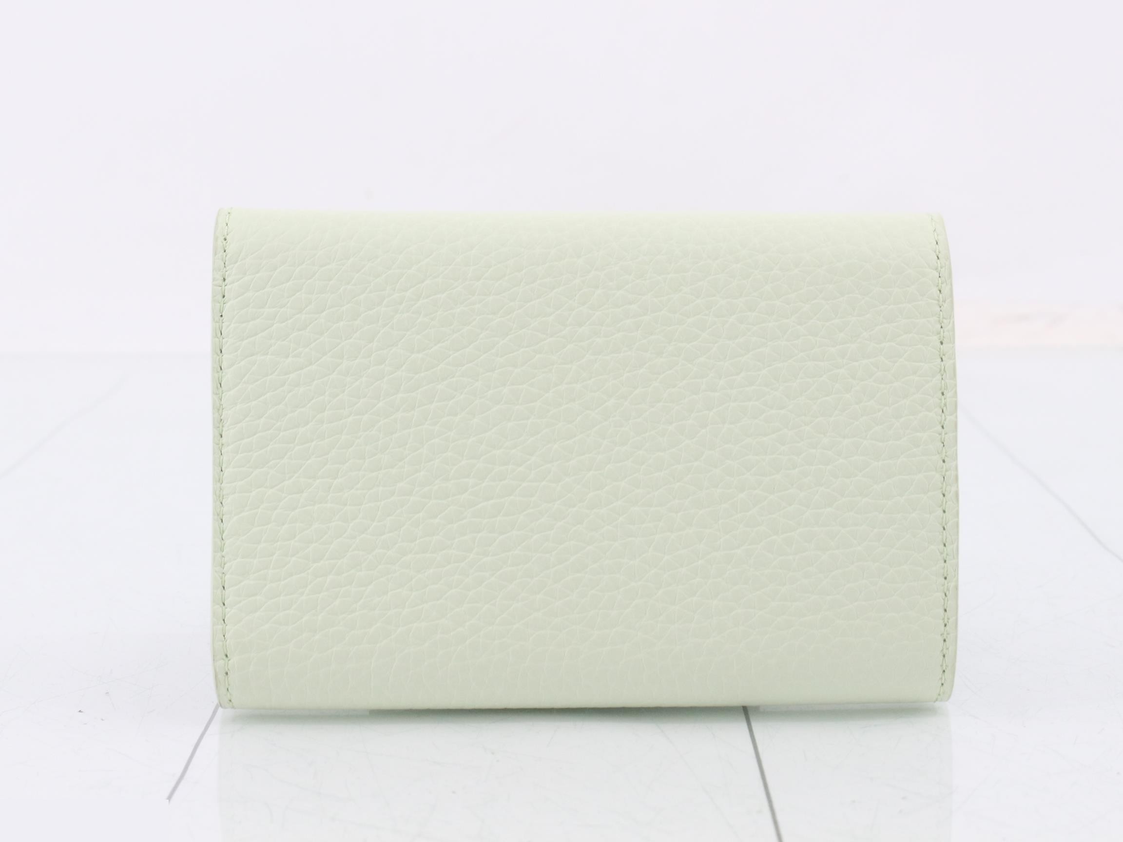 LV Portefeuille Capucines Compact Wallet — view 2
