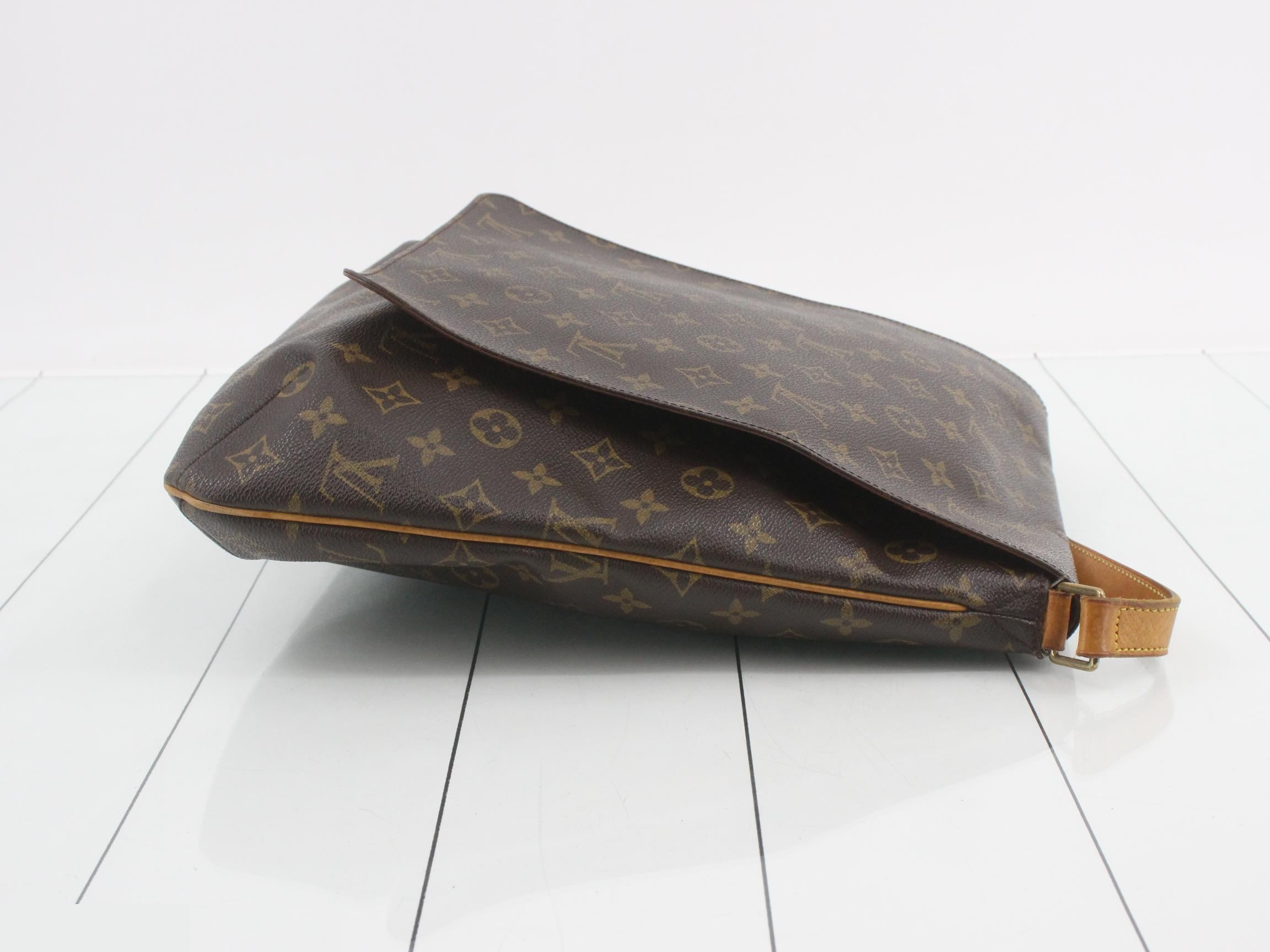 Shoulder bag — view 3