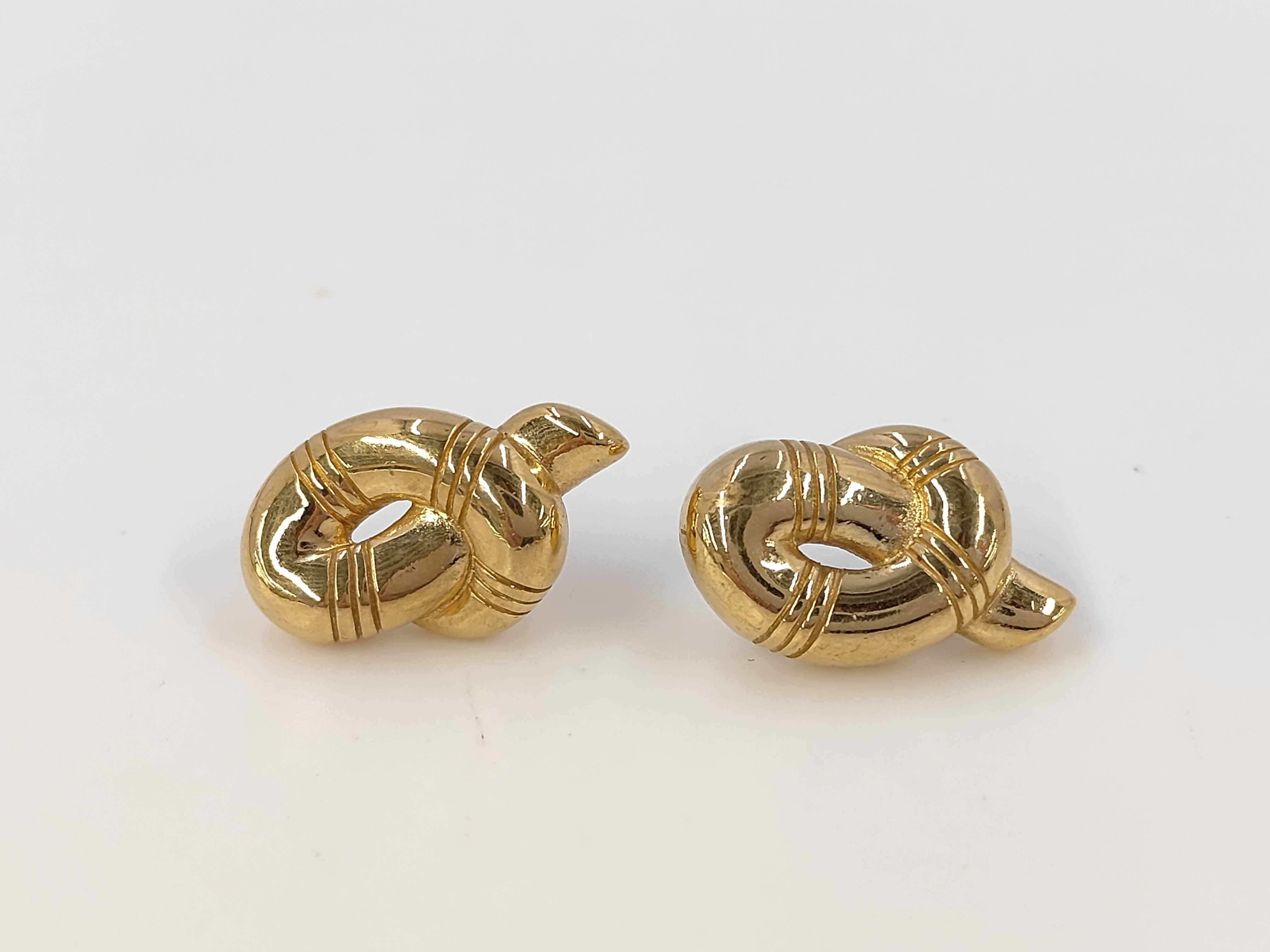 earrings x2