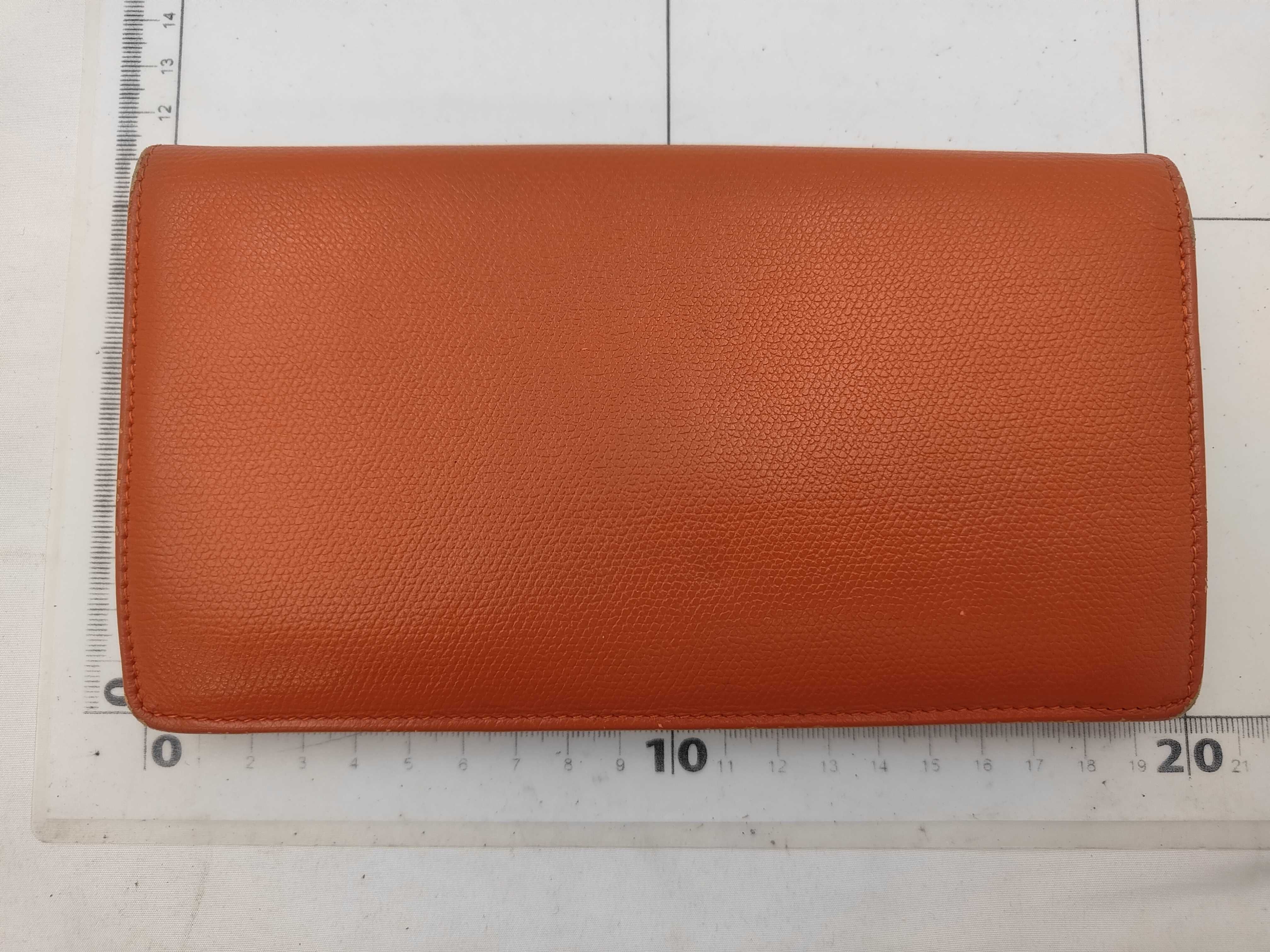 wallet — view 2